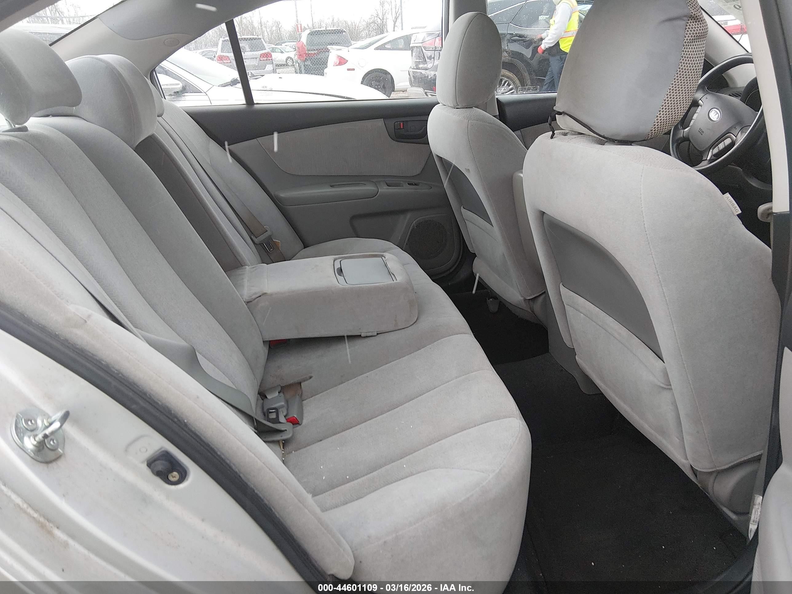 2009 Kia Optima Lx Silver vin: KNAGE228395293632