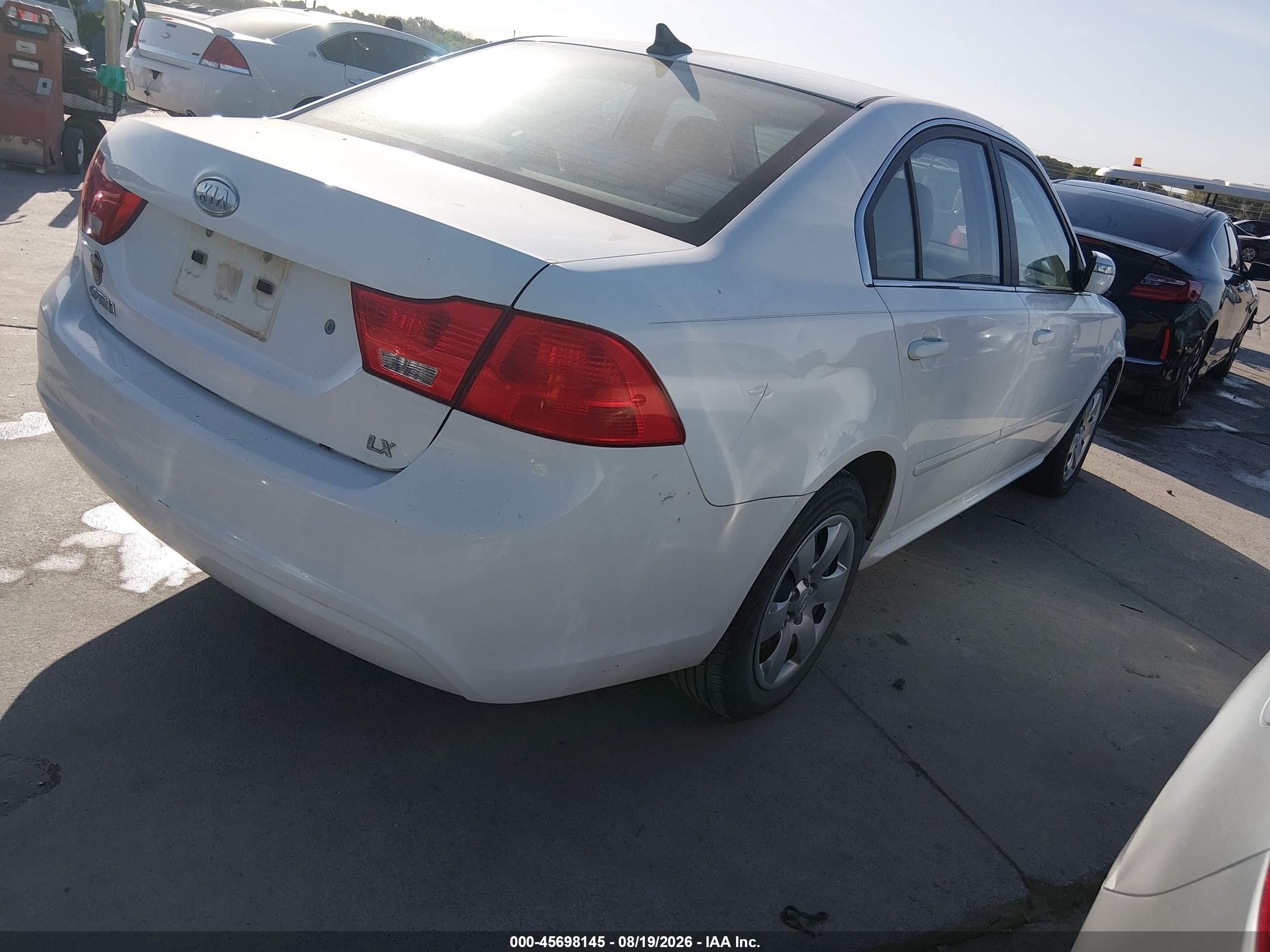 2009 Kia Optima Lx White vin: KNAGE228495323110