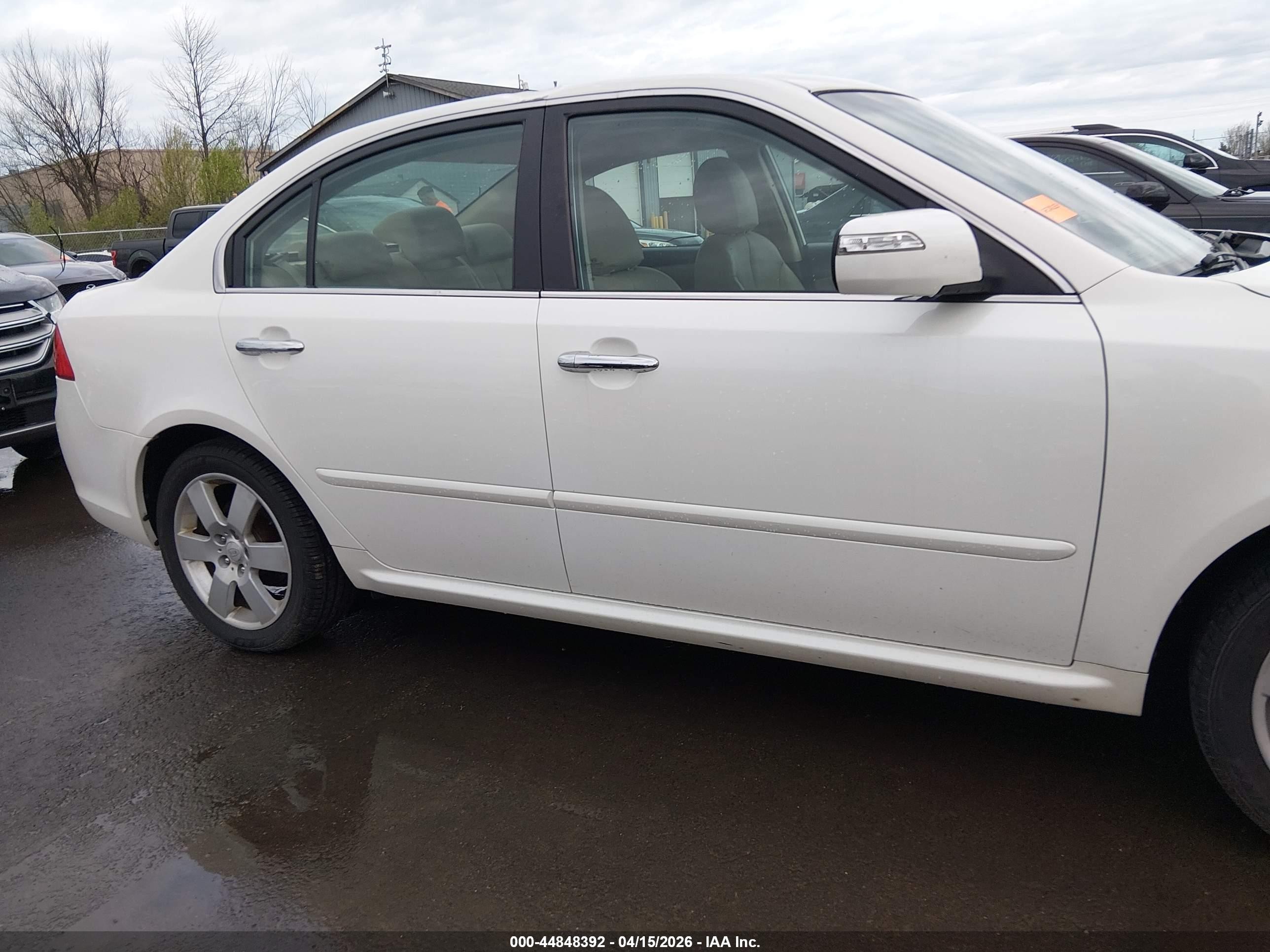 2009 Kia Optima Ex Белый vin: KNAGE228595317106
