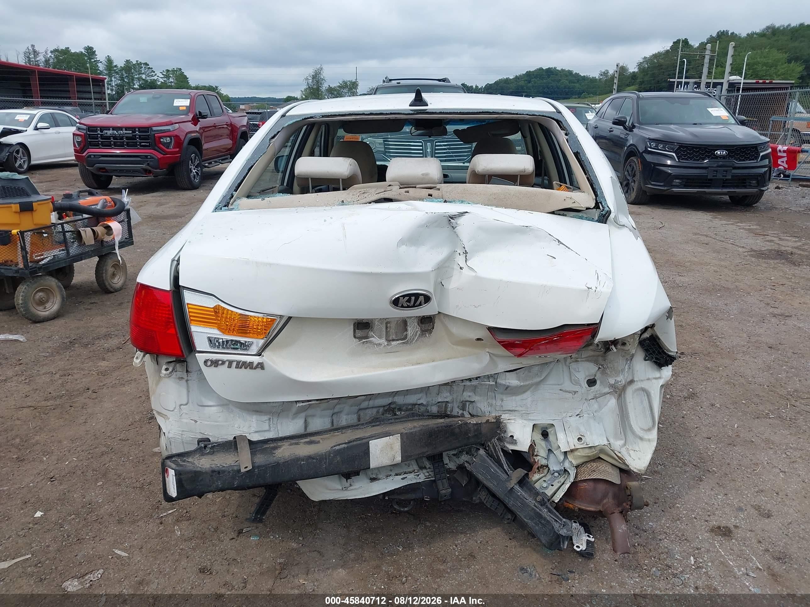 2009 Kia Optima Lx White vin: KNAGE228695310813