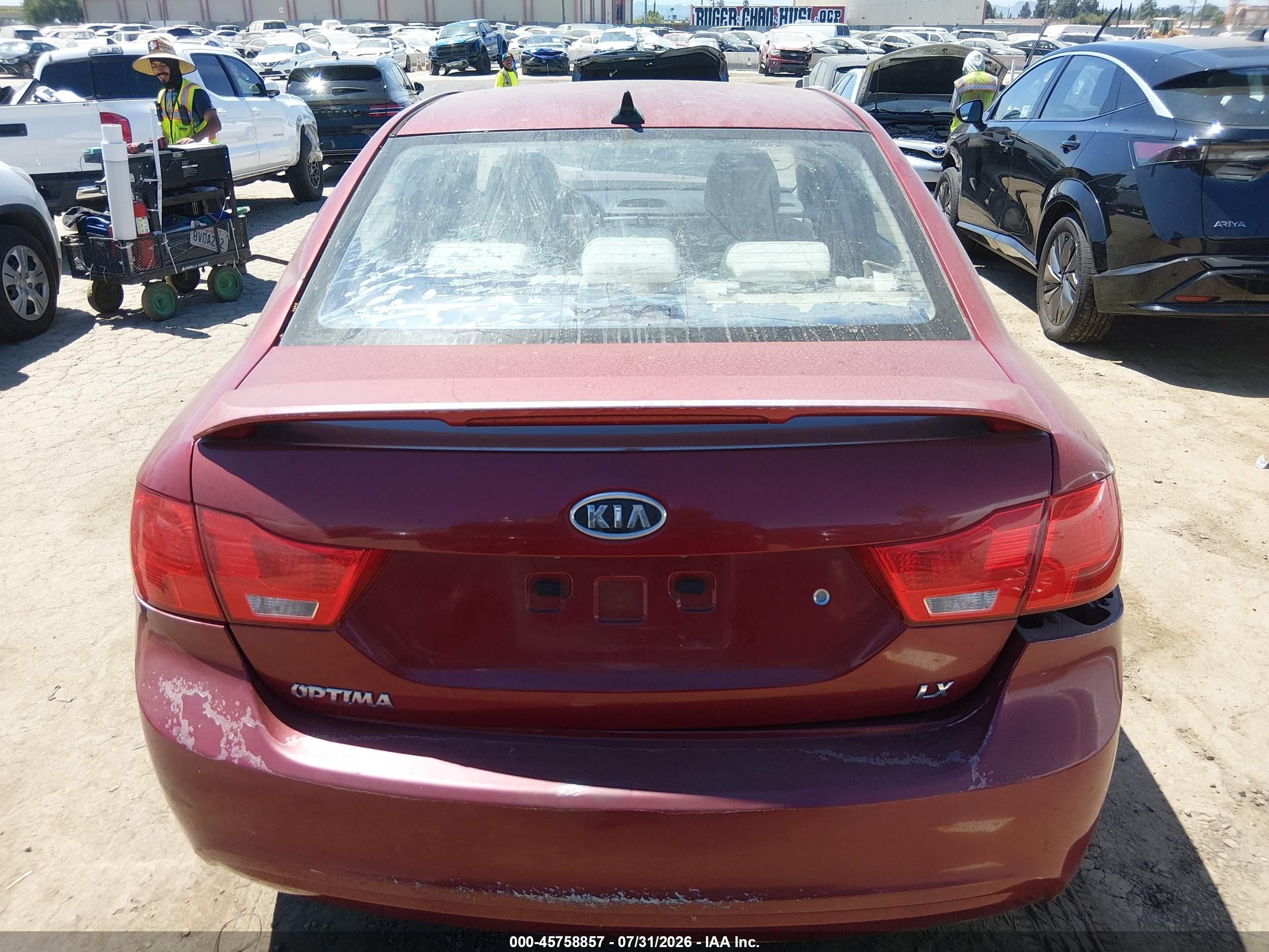 2009 Kia Optima Lx Burgundy vin: KNAGE228895321747