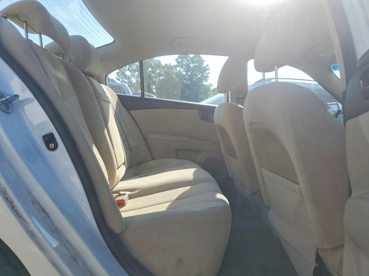 2009 Kia Optima Lx White vin: KNAGE228995311826