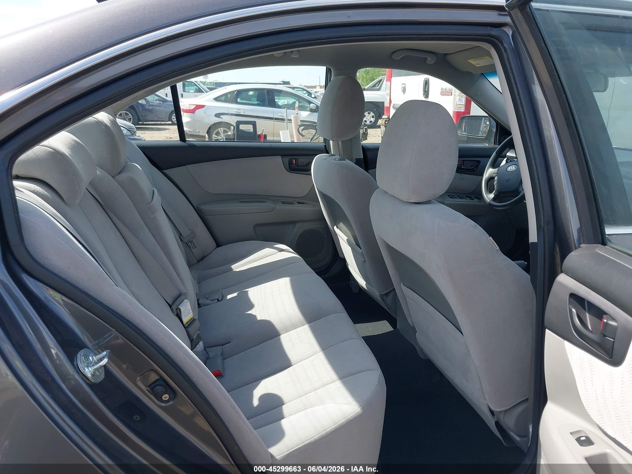 2009 Kia Optima Lx Gray vin: KNAGE228995321434