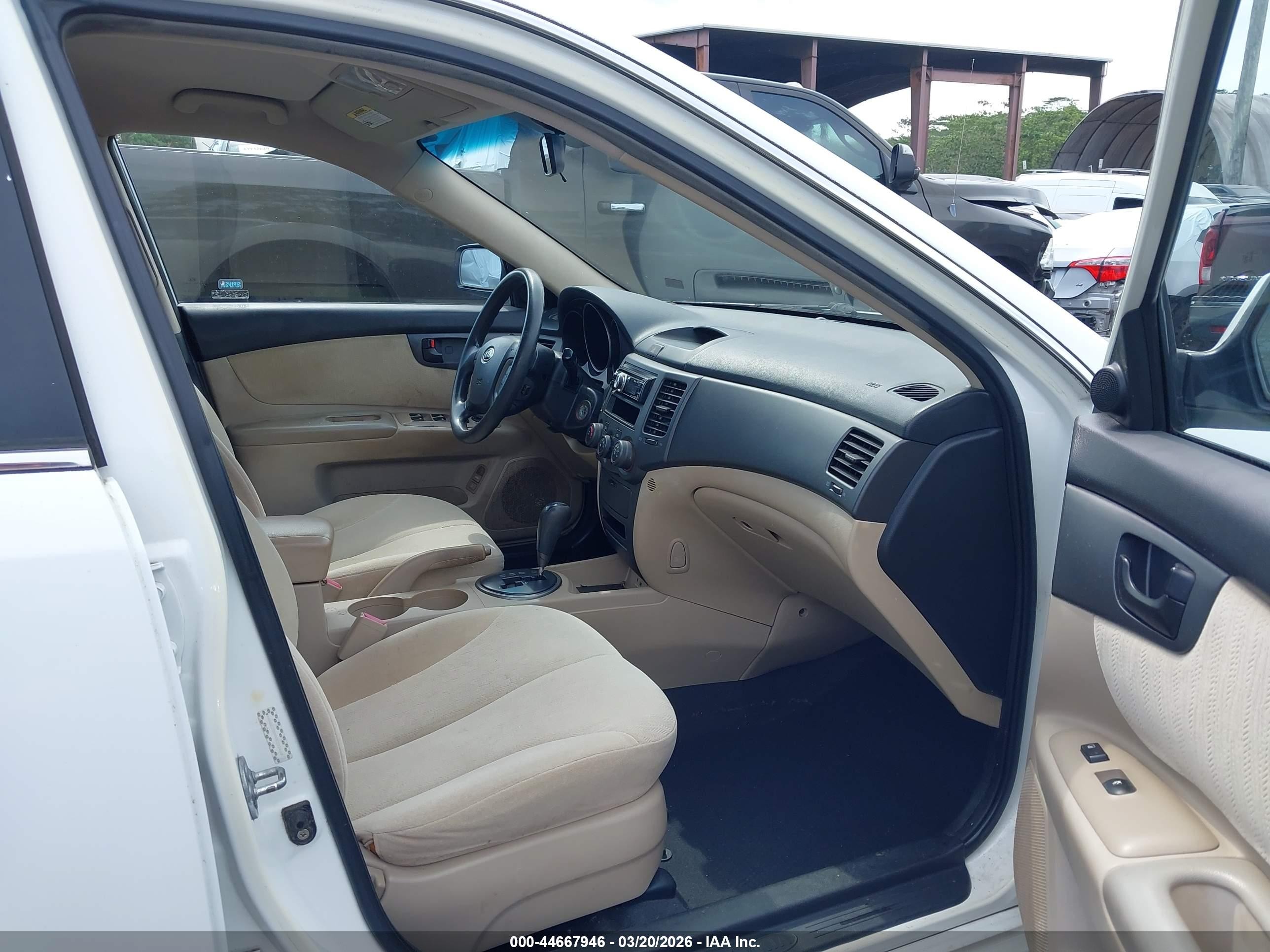 2009 Kia Optima Lx White vin: KNAGE228995333468