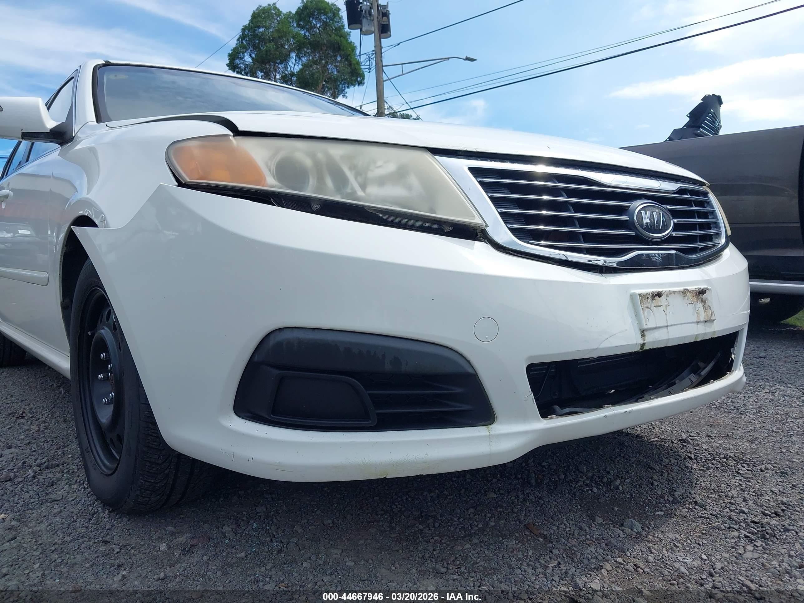 2009 Kia Optima Lx White vin: KNAGE228995333468