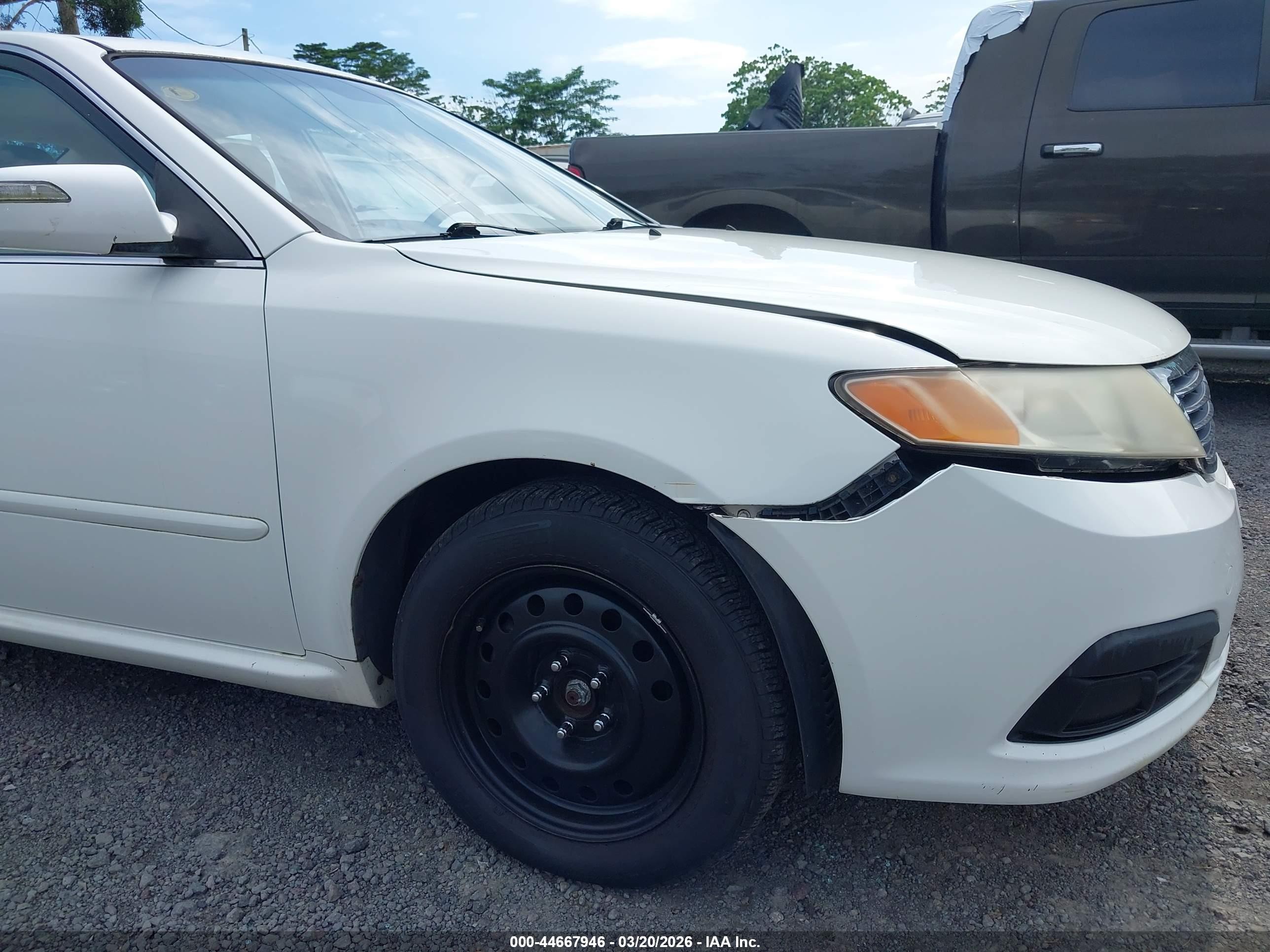 2009 Kia Optima Lx White vin: KNAGE228995333468