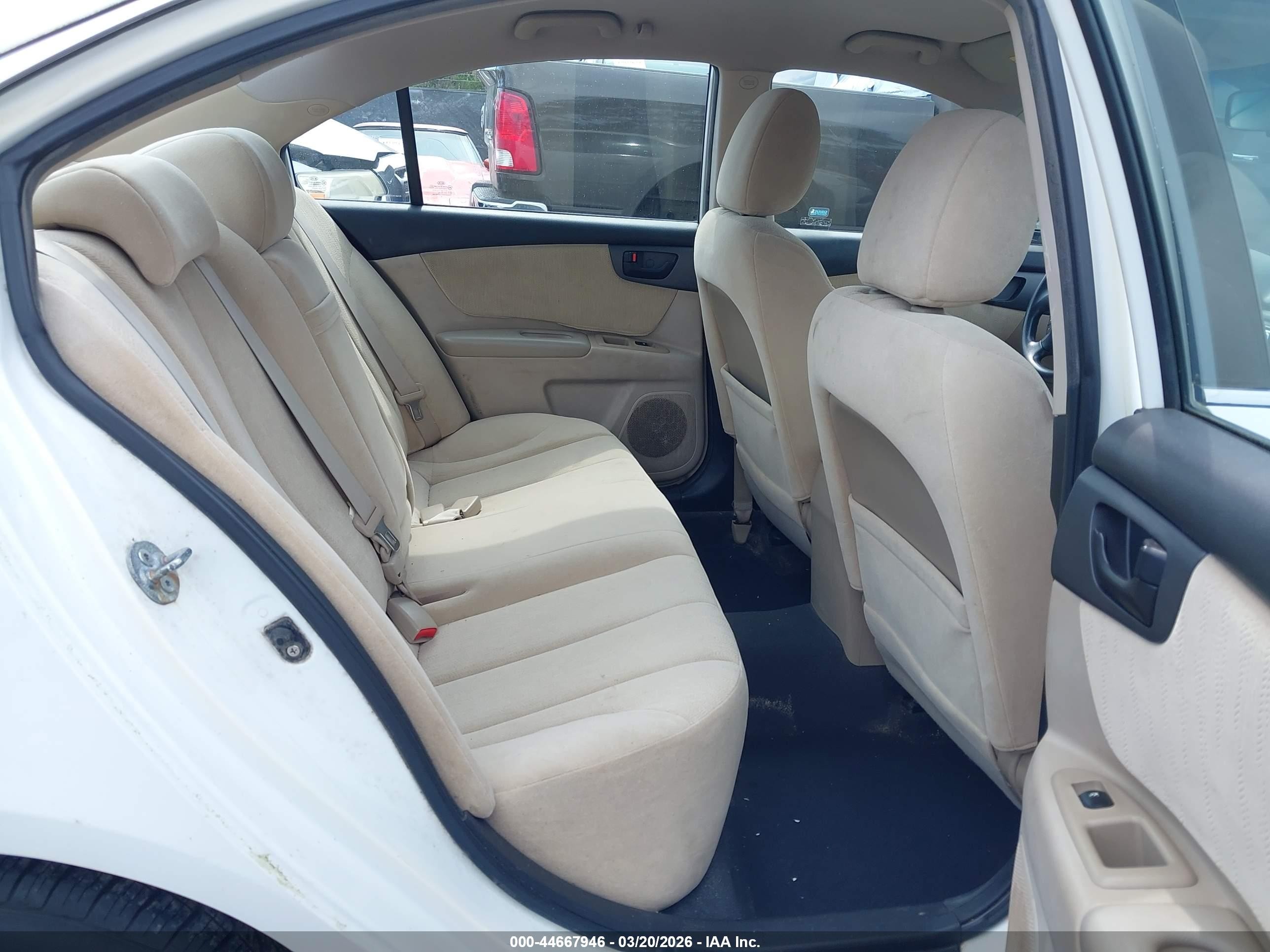 2009 Kia Optima Lx White vin: KNAGE228995333468