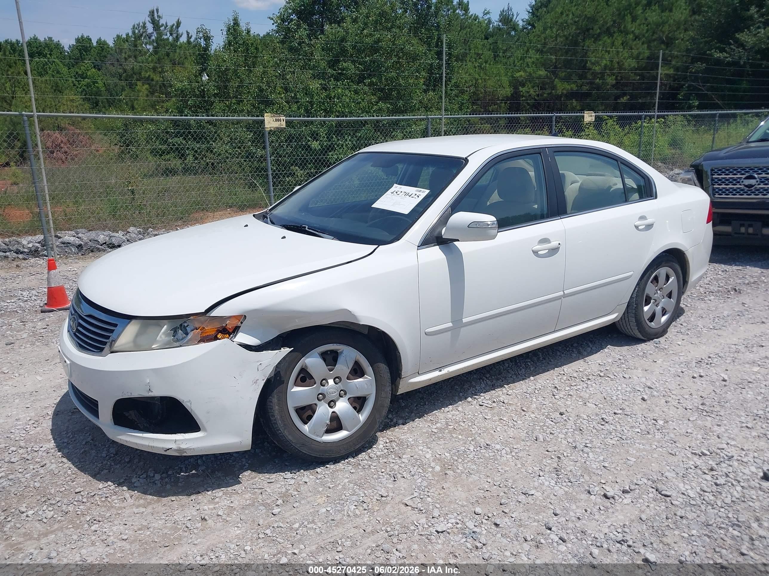 2009 Kia Optima Lx White vin: KNAGE228995357348