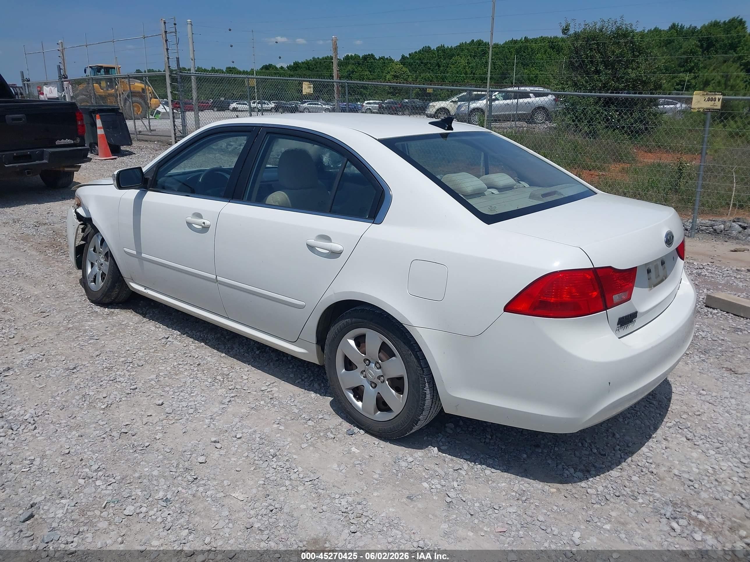 2009 Kia Optima Lx White vin: KNAGE228995357348