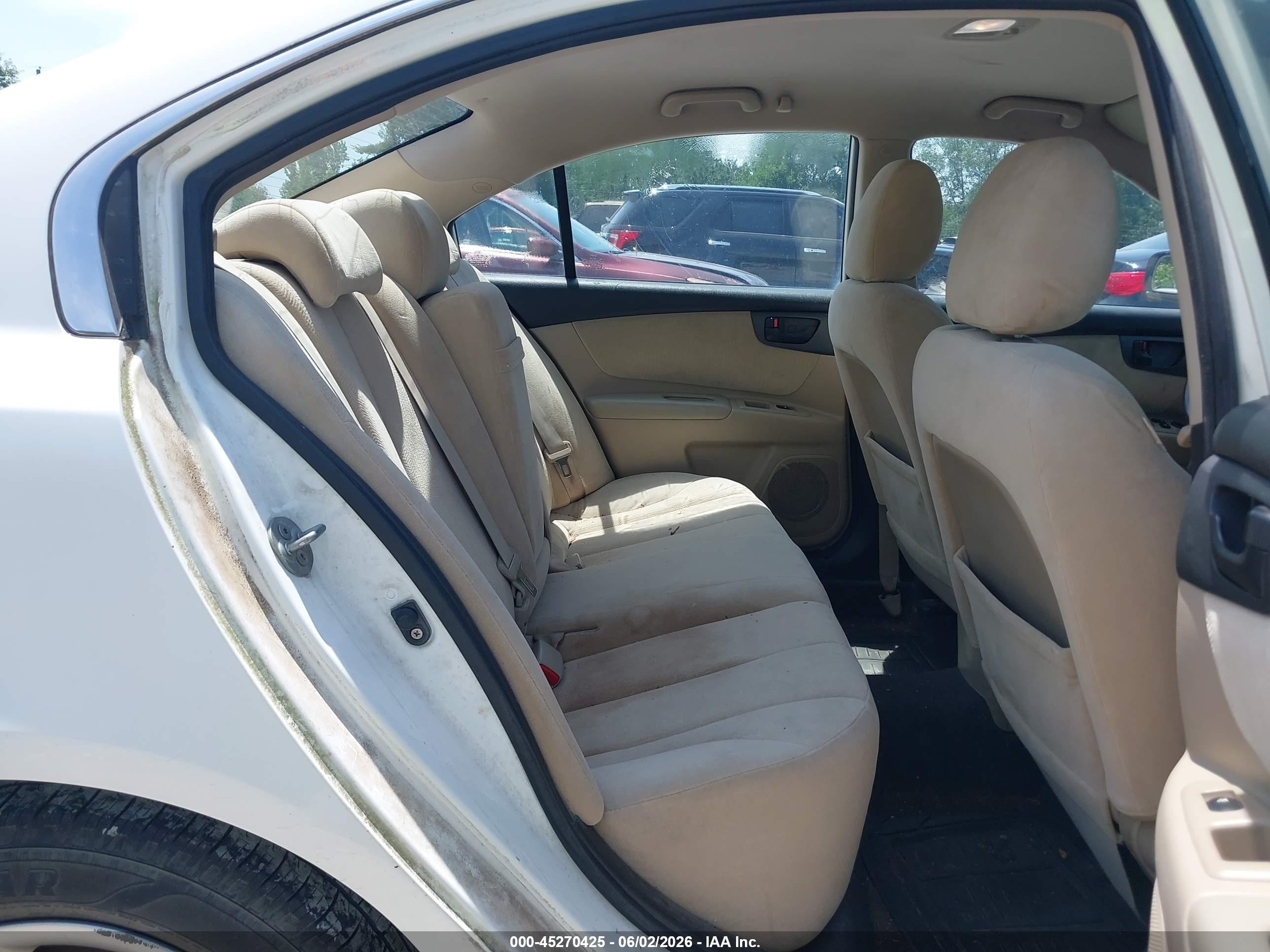 2009 Kia Optima Lx White vin: KNAGE228995357348