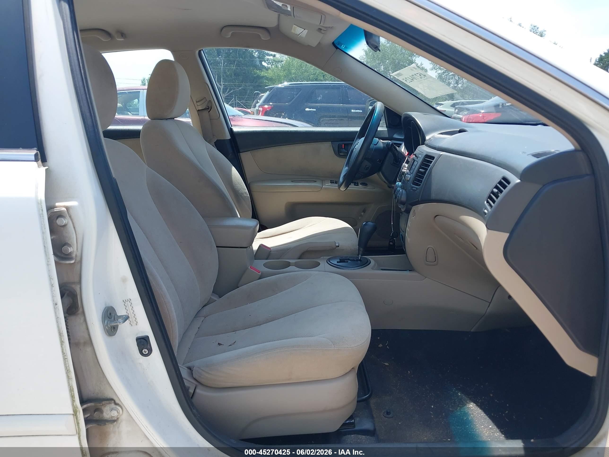 2009 Kia Optima Lx White vin: KNAGE228995357348