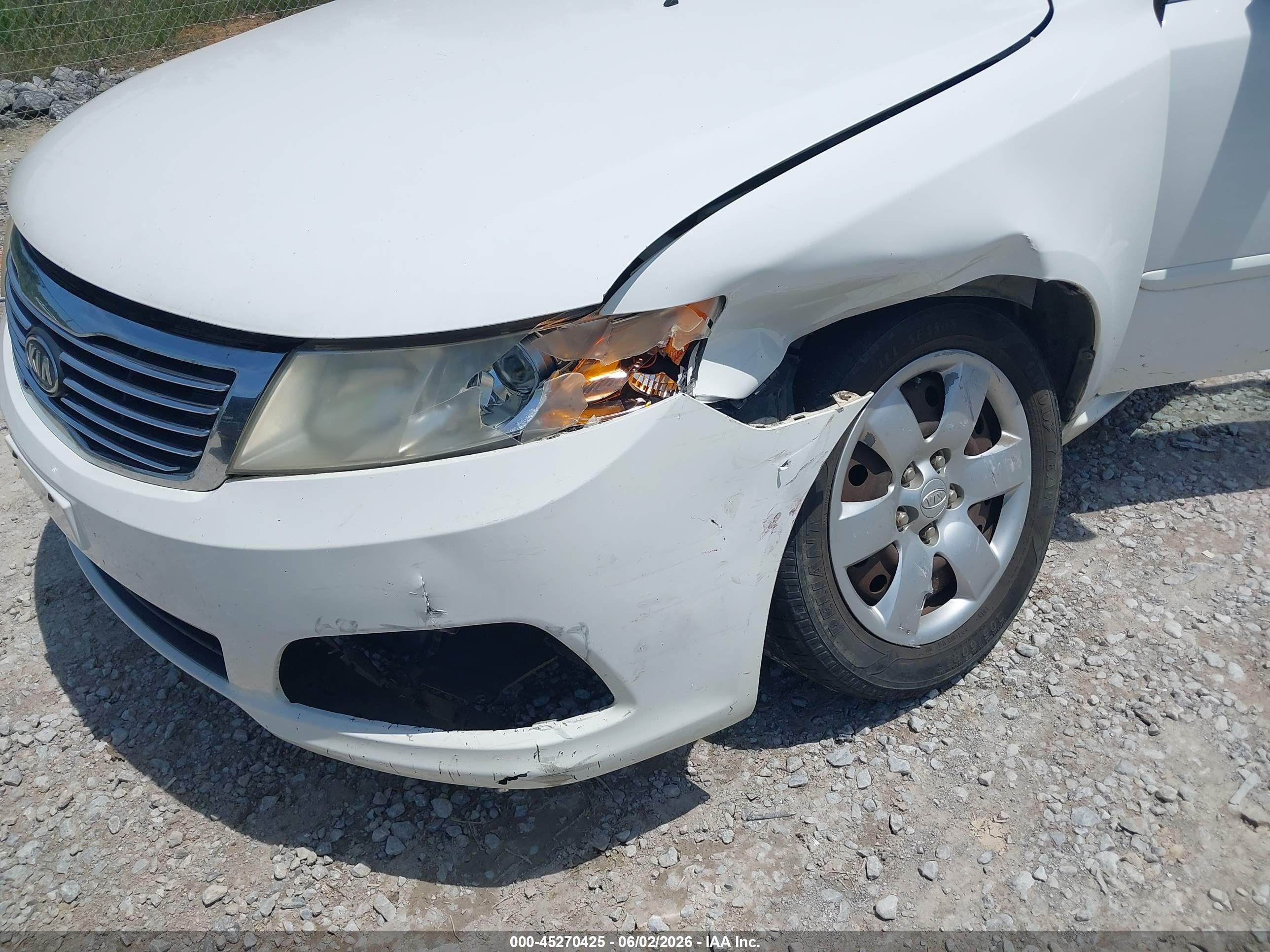 2009 Kia Optima Lx White vin: KNAGE228995357348