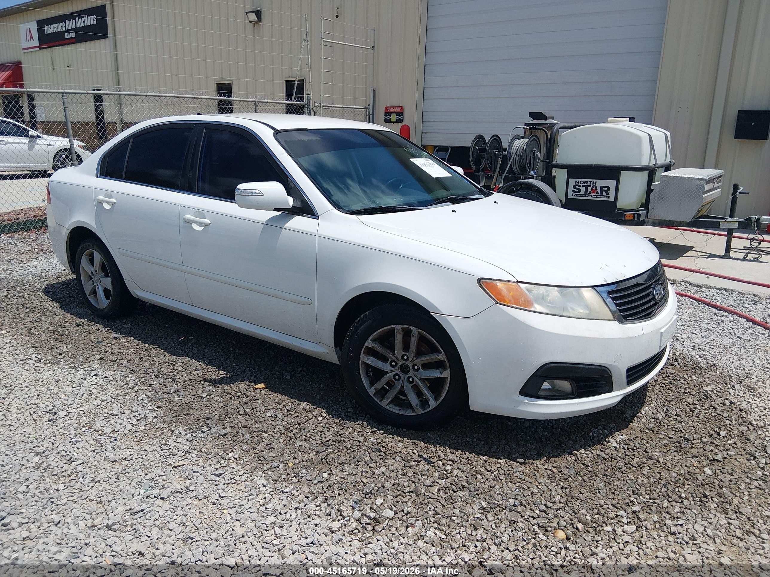 2009 Kia Optima Lx White vin: KNAGE228X95289920