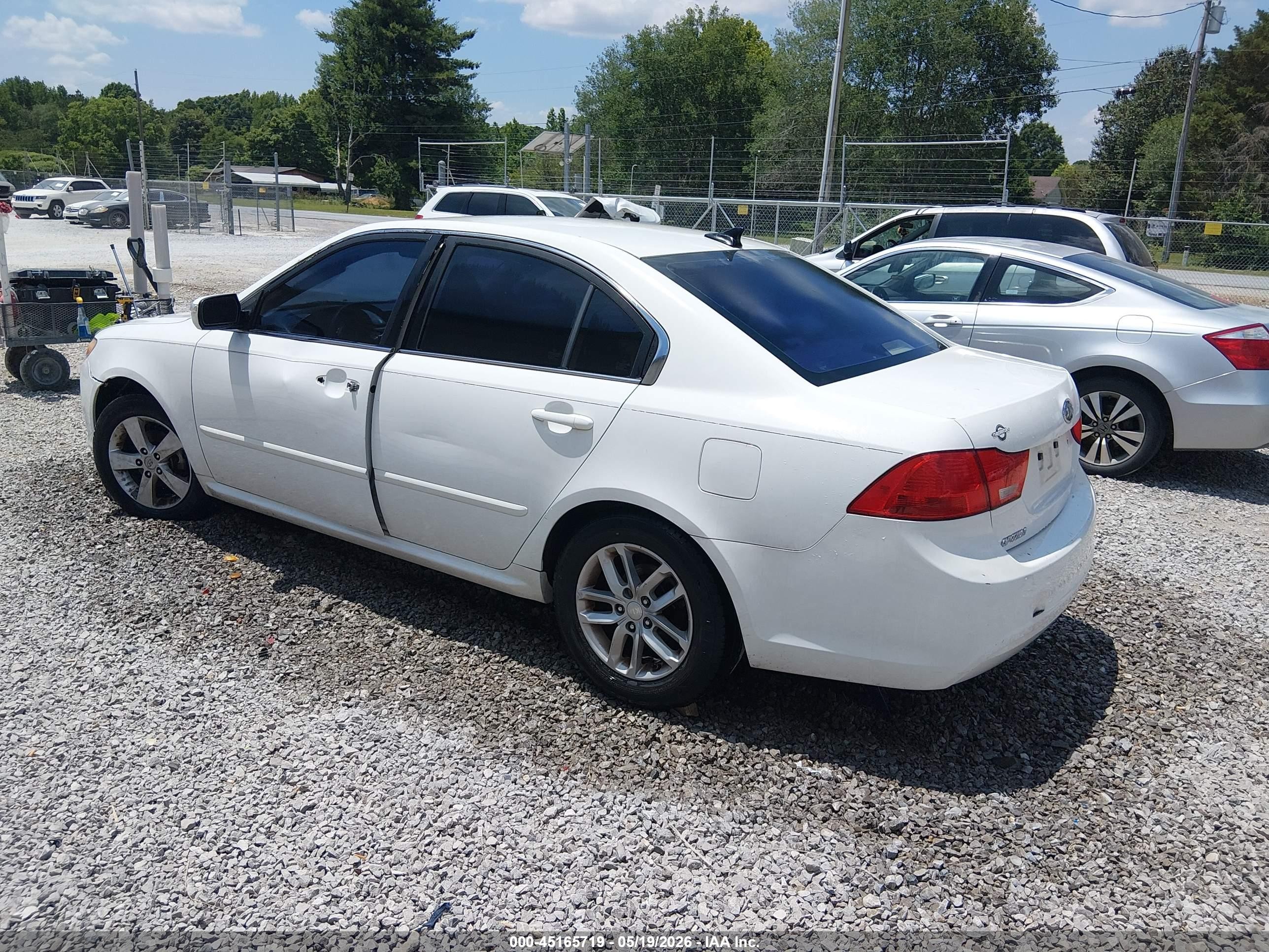 2009 Kia Optima Lx White vin: KNAGE228X95289920