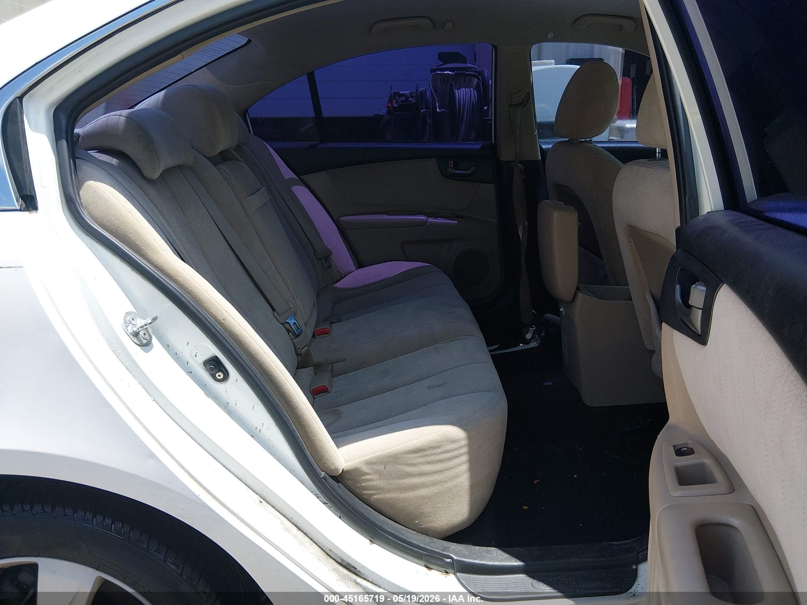 2009 Kia Optima Lx White vin: KNAGE228X95289920