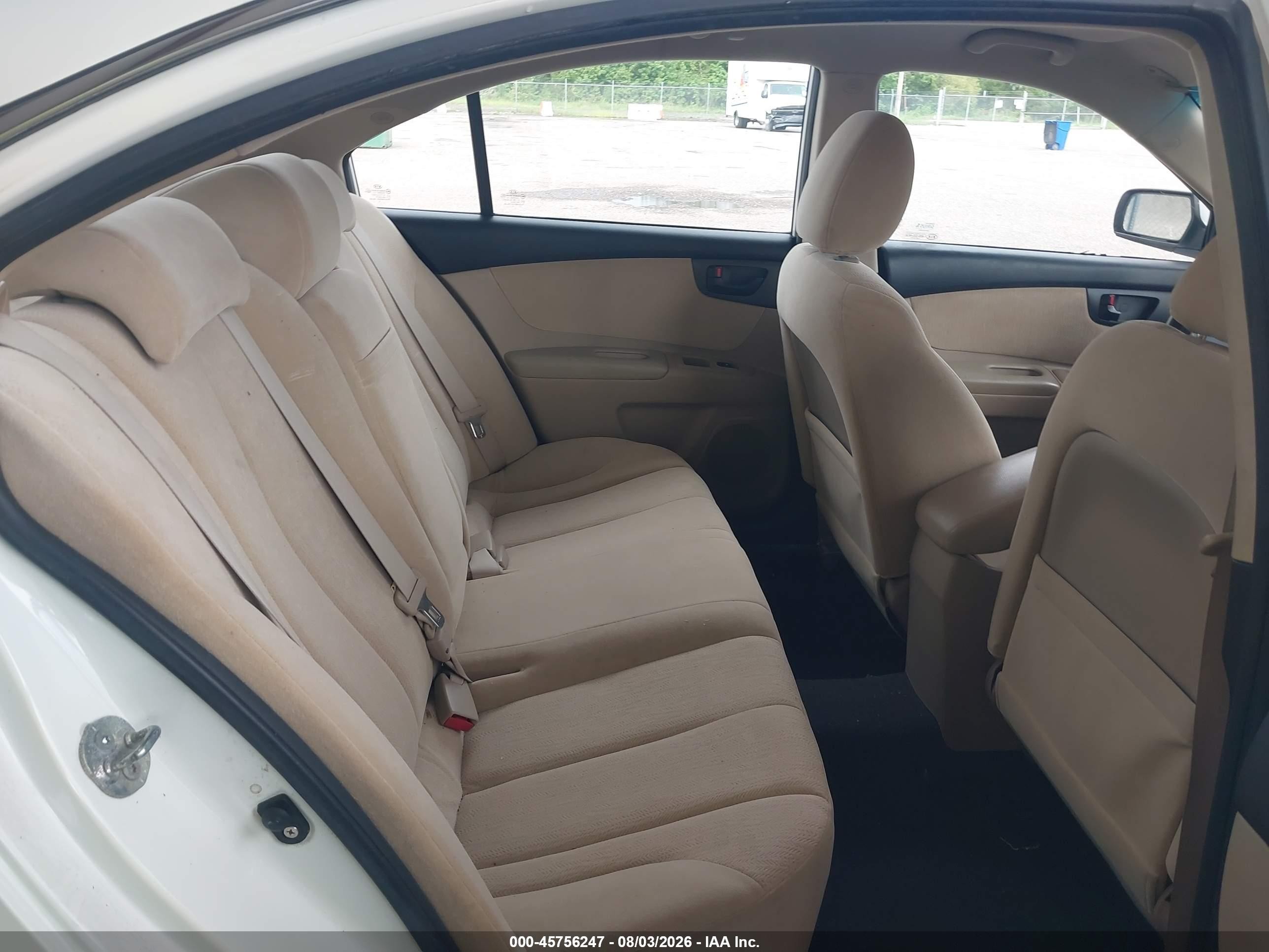 2009 Kia Optima Lx White vin: KNAGE228X95349436