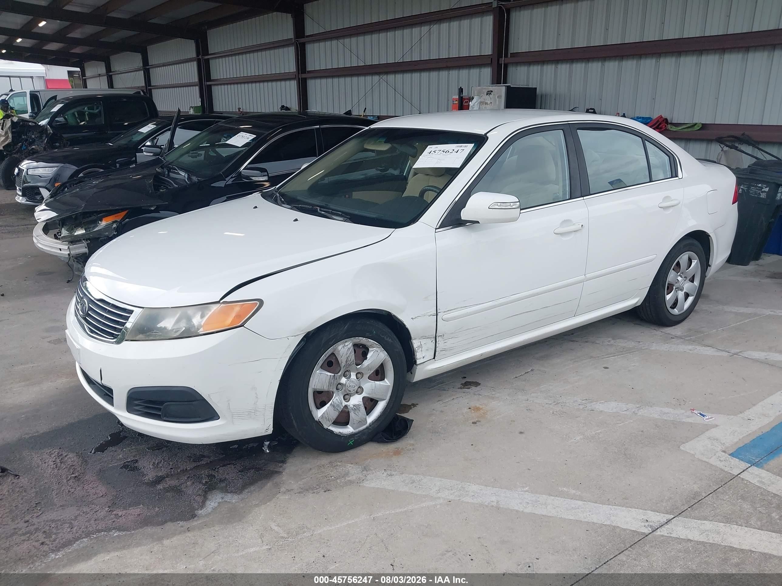 2009 Kia Optima Lx White vin: KNAGE228X95349436