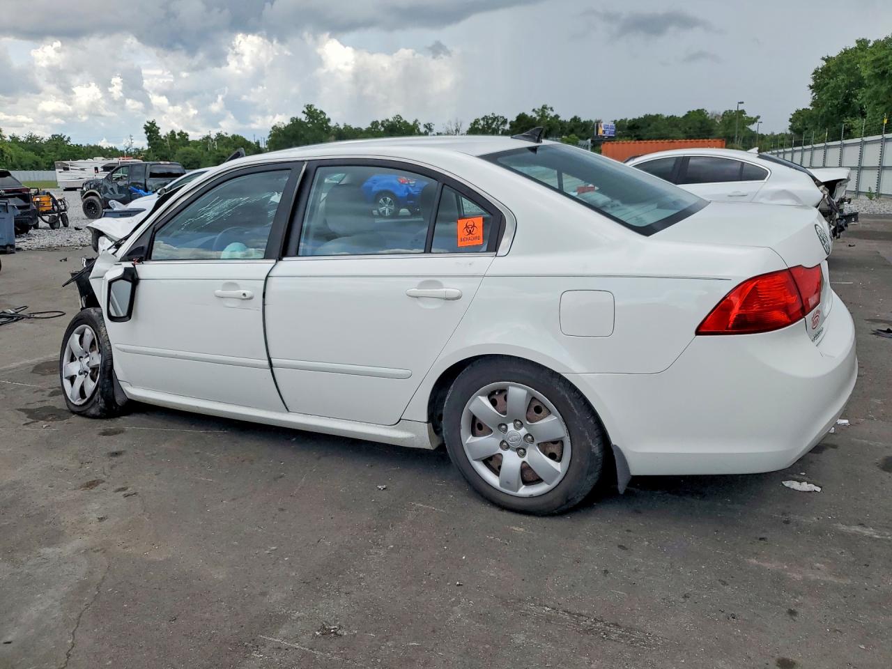 2010 Kia Optima Lx Белый vin: KNAGG4A81A5400916