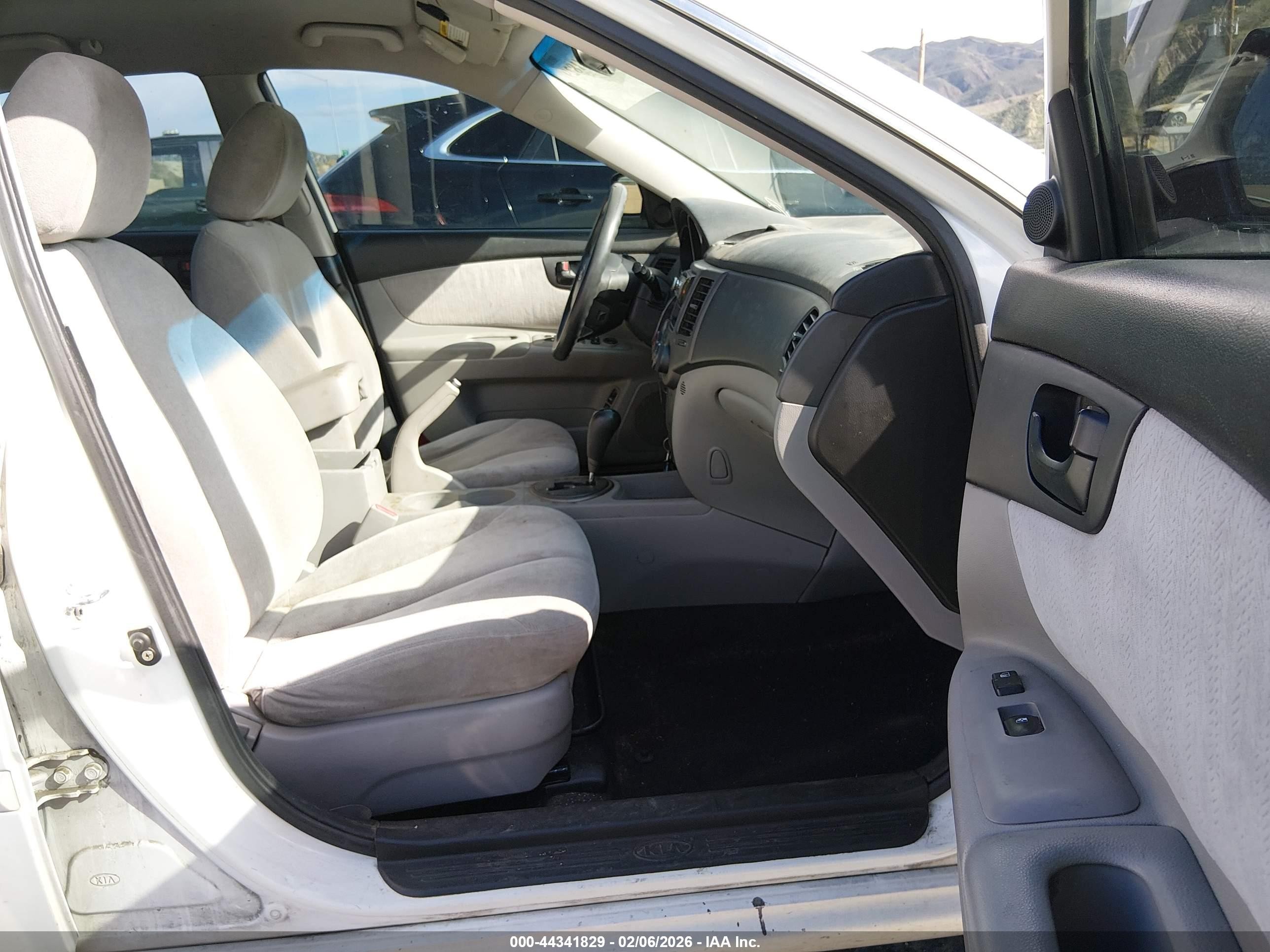 2010 Kia Optima Lx White vin: KNAGG4A88A5409628