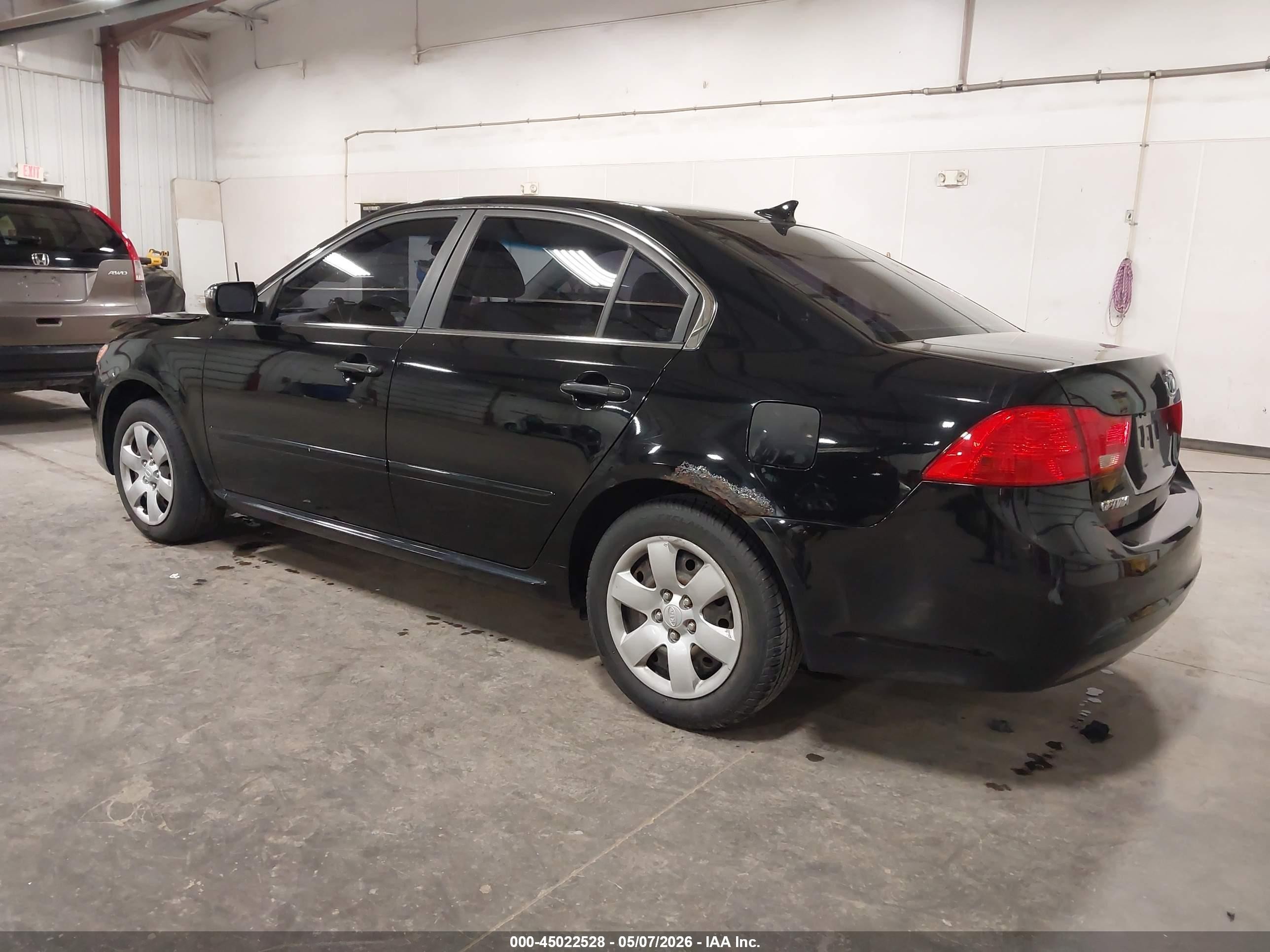 2010 Kia Optima Lx Черный vin: KNAGG4A8XA5447197
