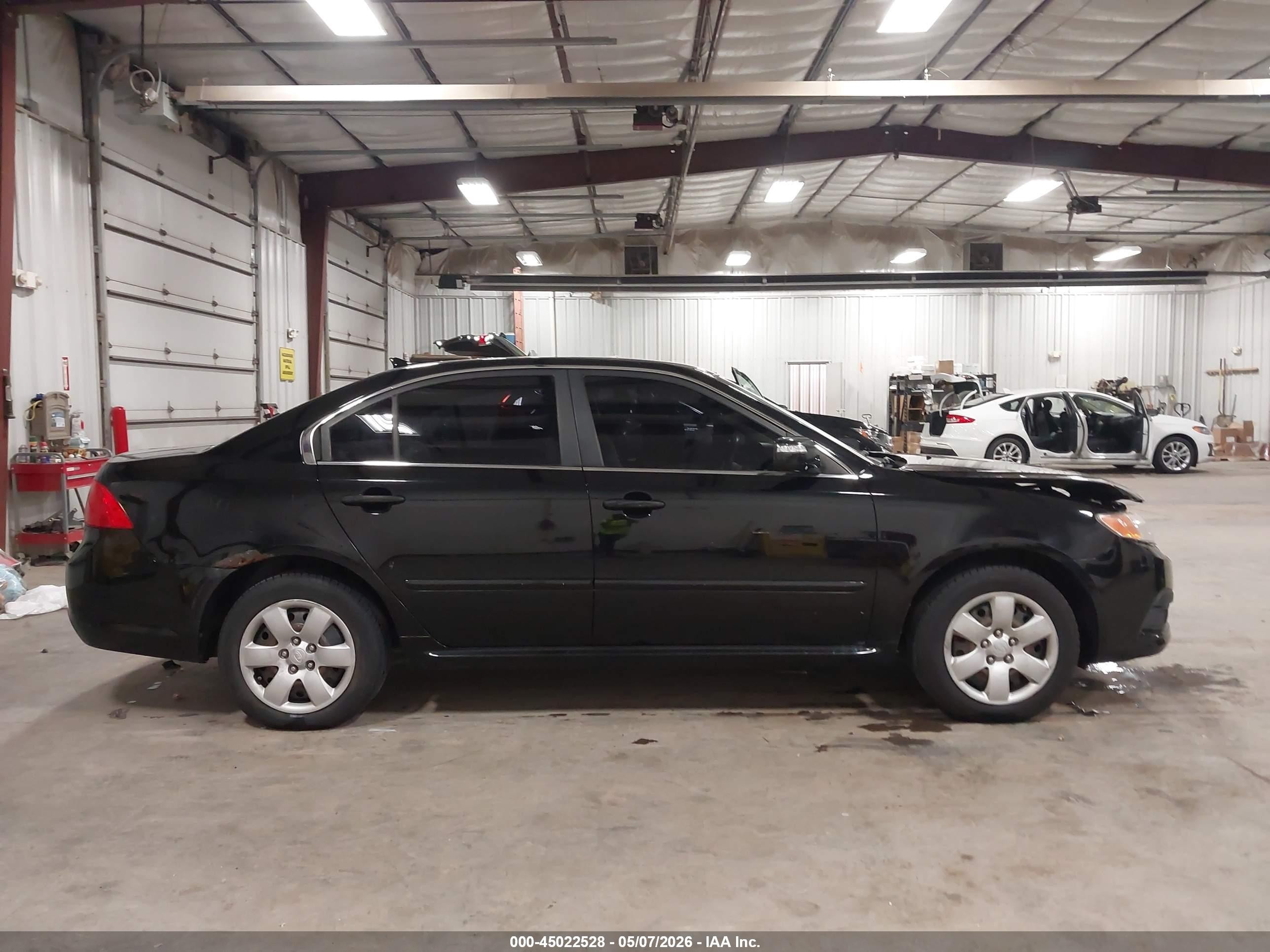 2010 Kia Optima Lx Черный vin: KNAGG4A8XA5447197