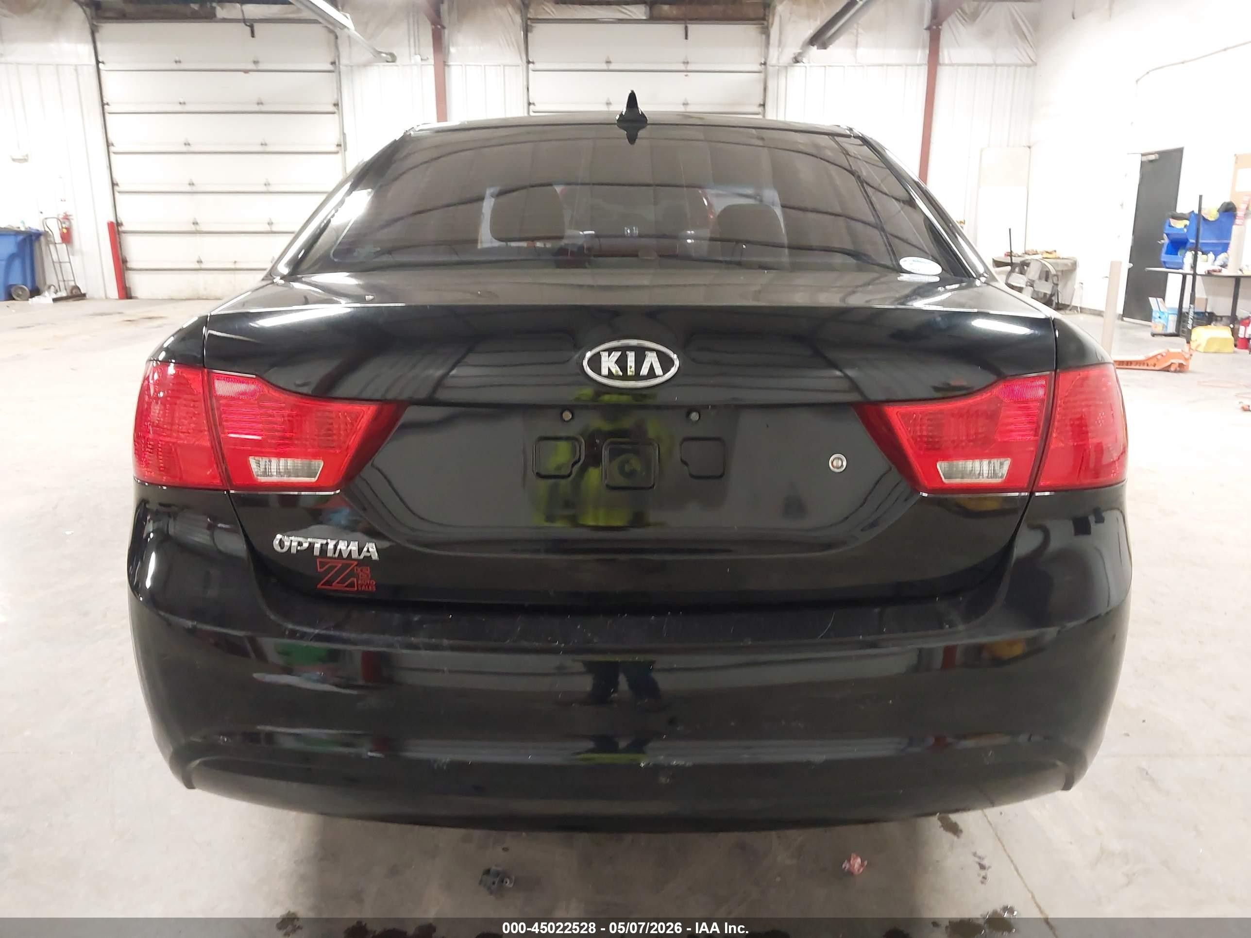 2010 Kia Optima Lx Черный vin: KNAGG4A8XA5447197