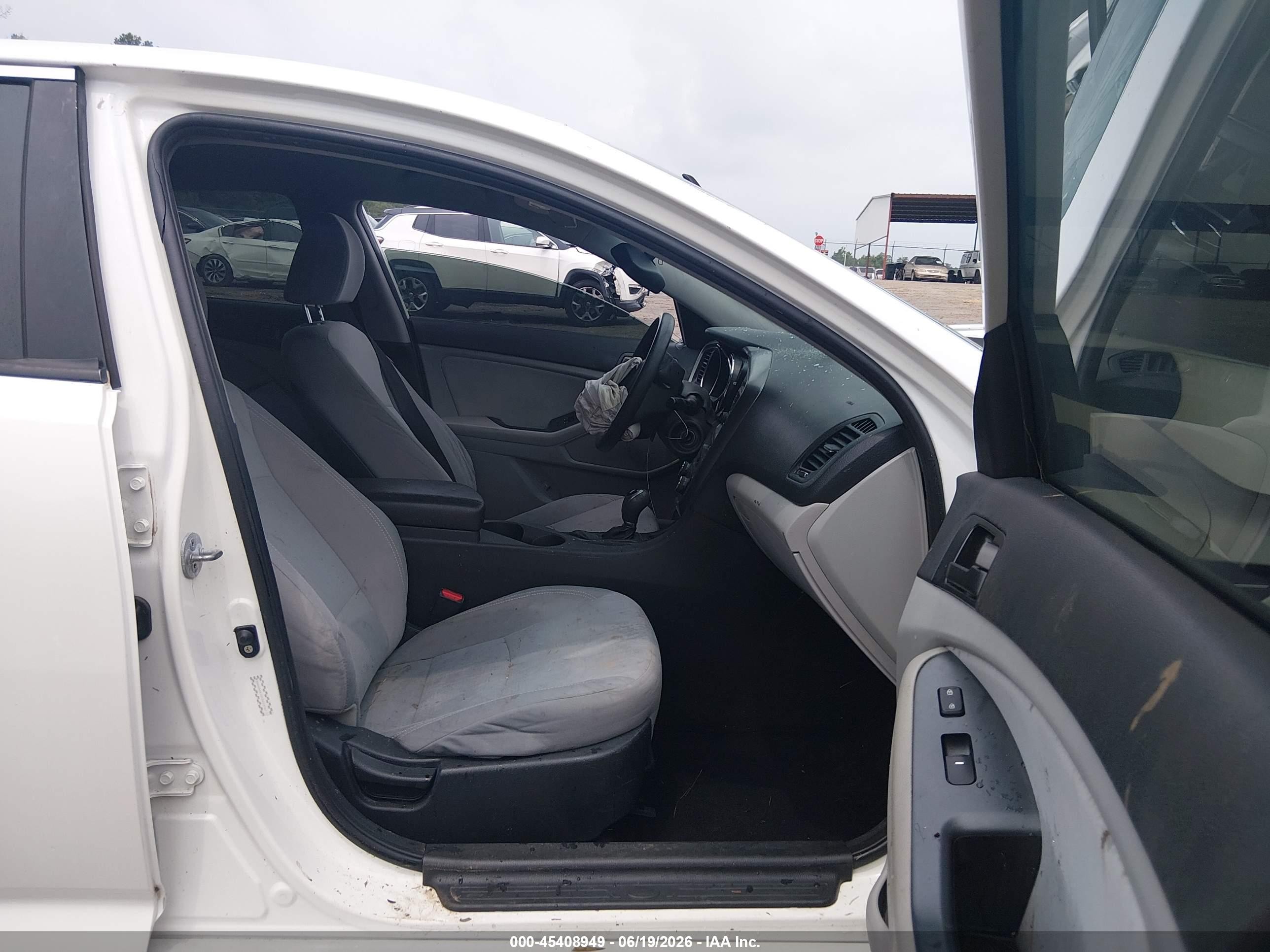 2012 Kia Optima Lx White vin: KNAGM4A70C5283767