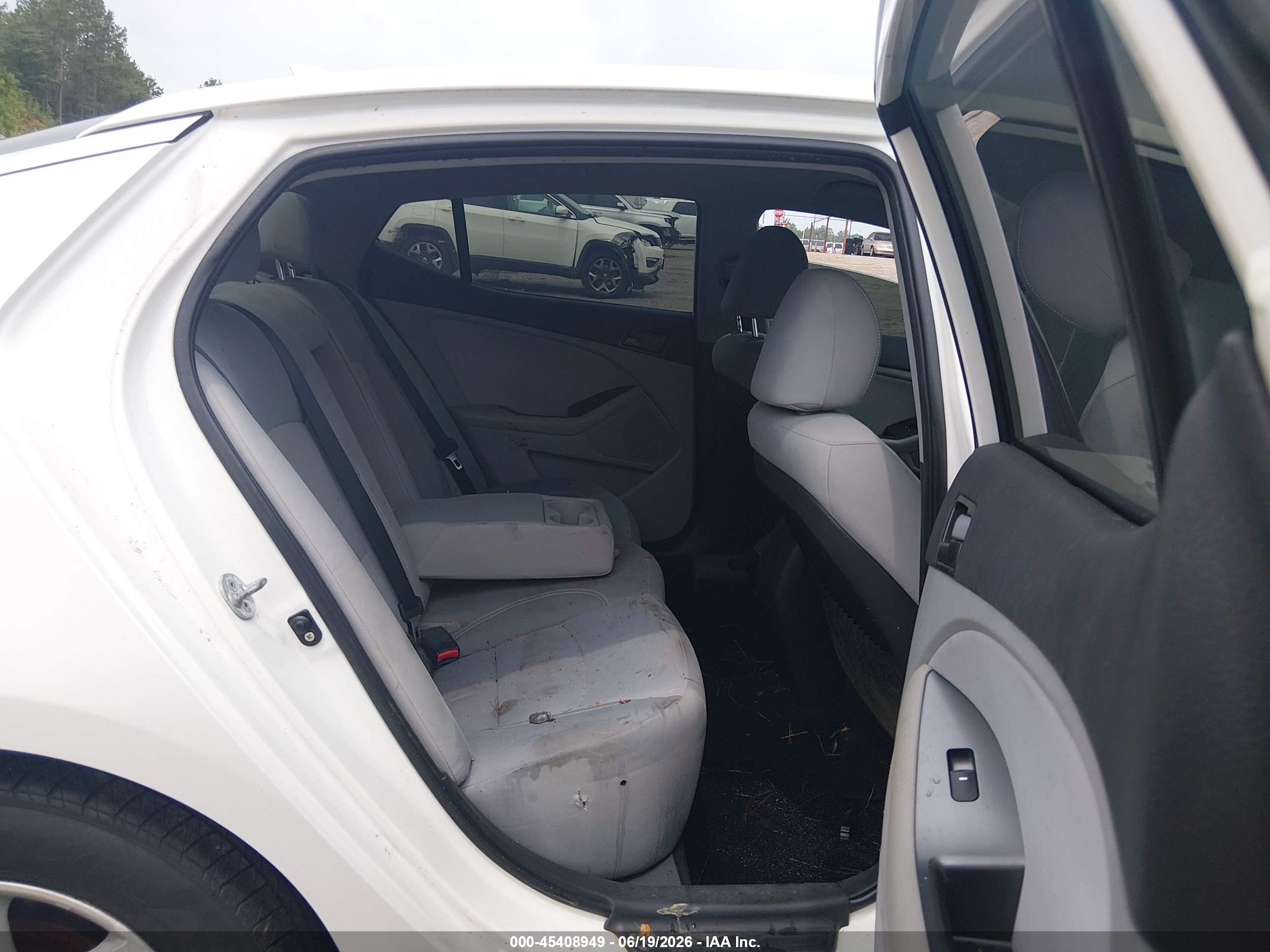 2012 Kia Optima Lx White vin: KNAGM4A70C5283767