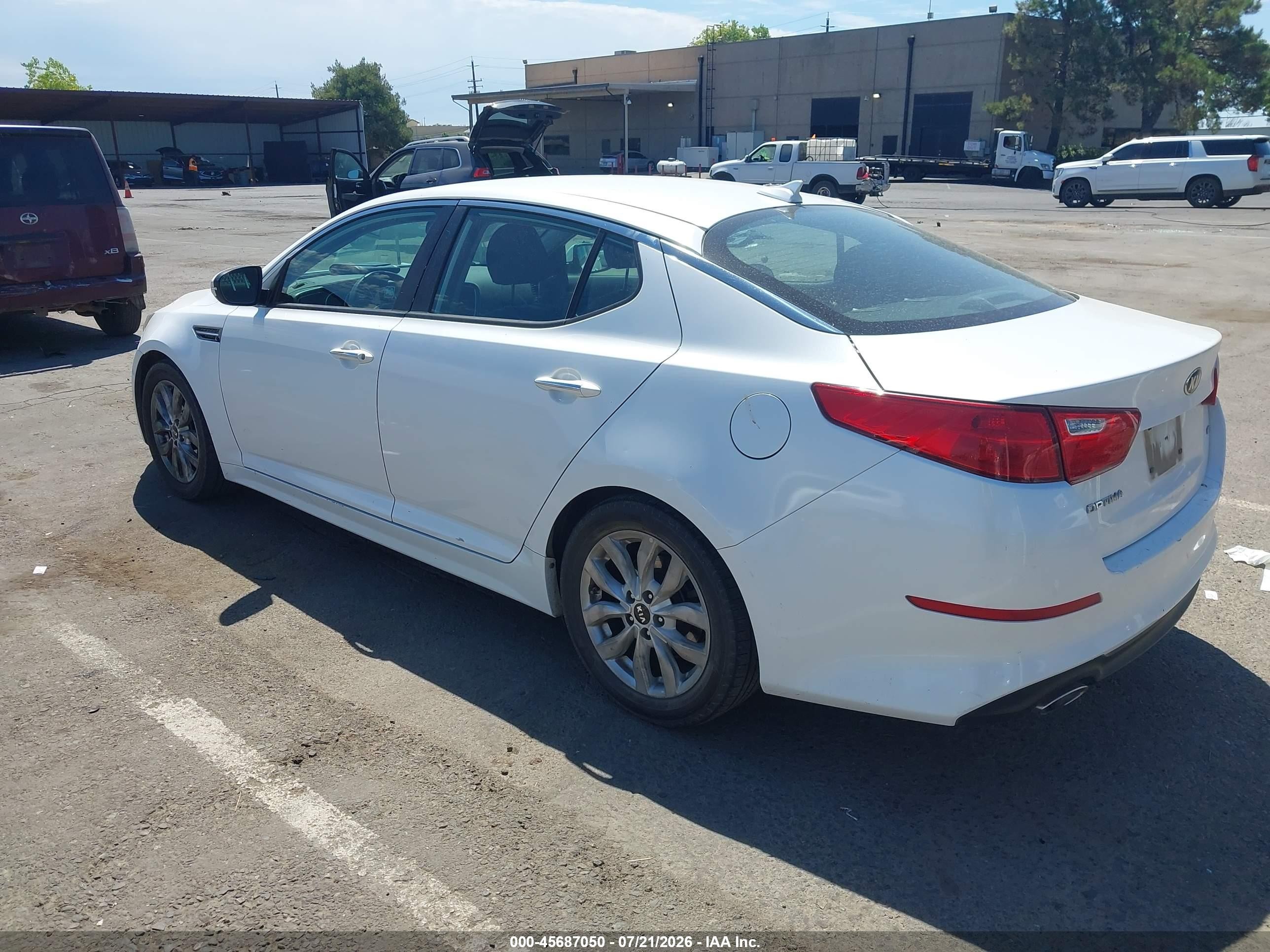 2015 Kia Optima Lx White vin: KNAGM4A70F5615713
