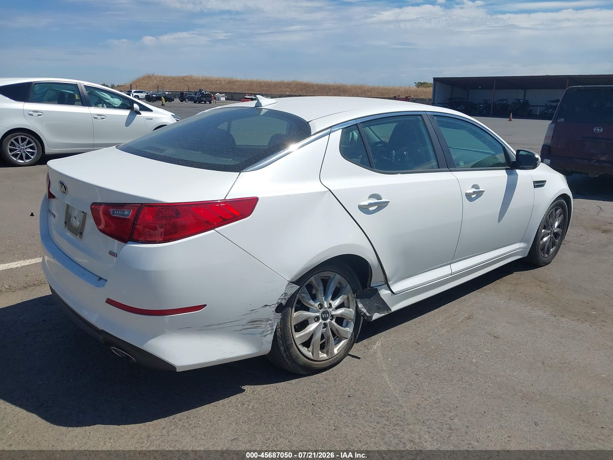 2015 Kia Optima Lx White vin: KNAGM4A70F5615713