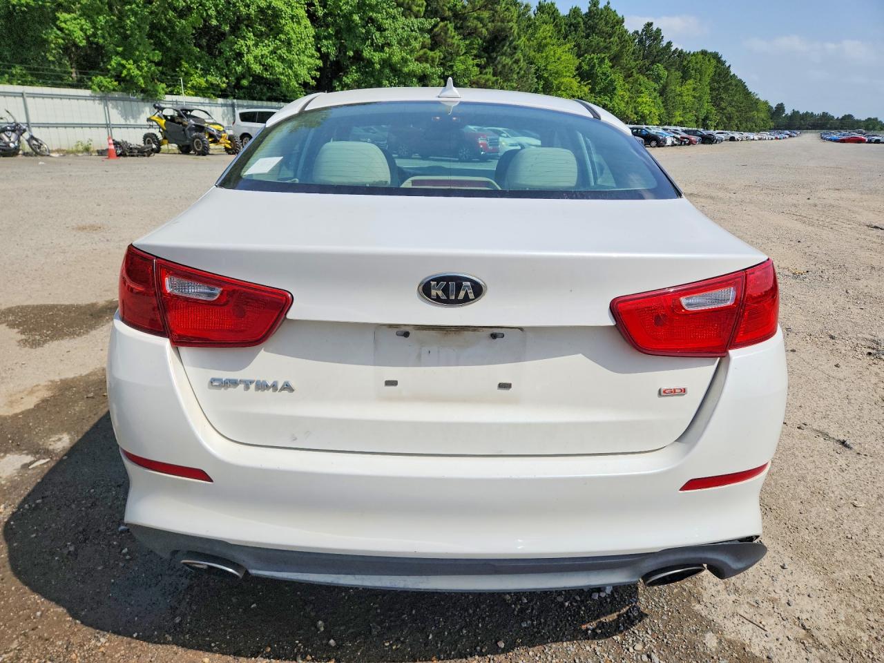 2015 Kia Optima Lx White vin: KNAGM4A70F5651157