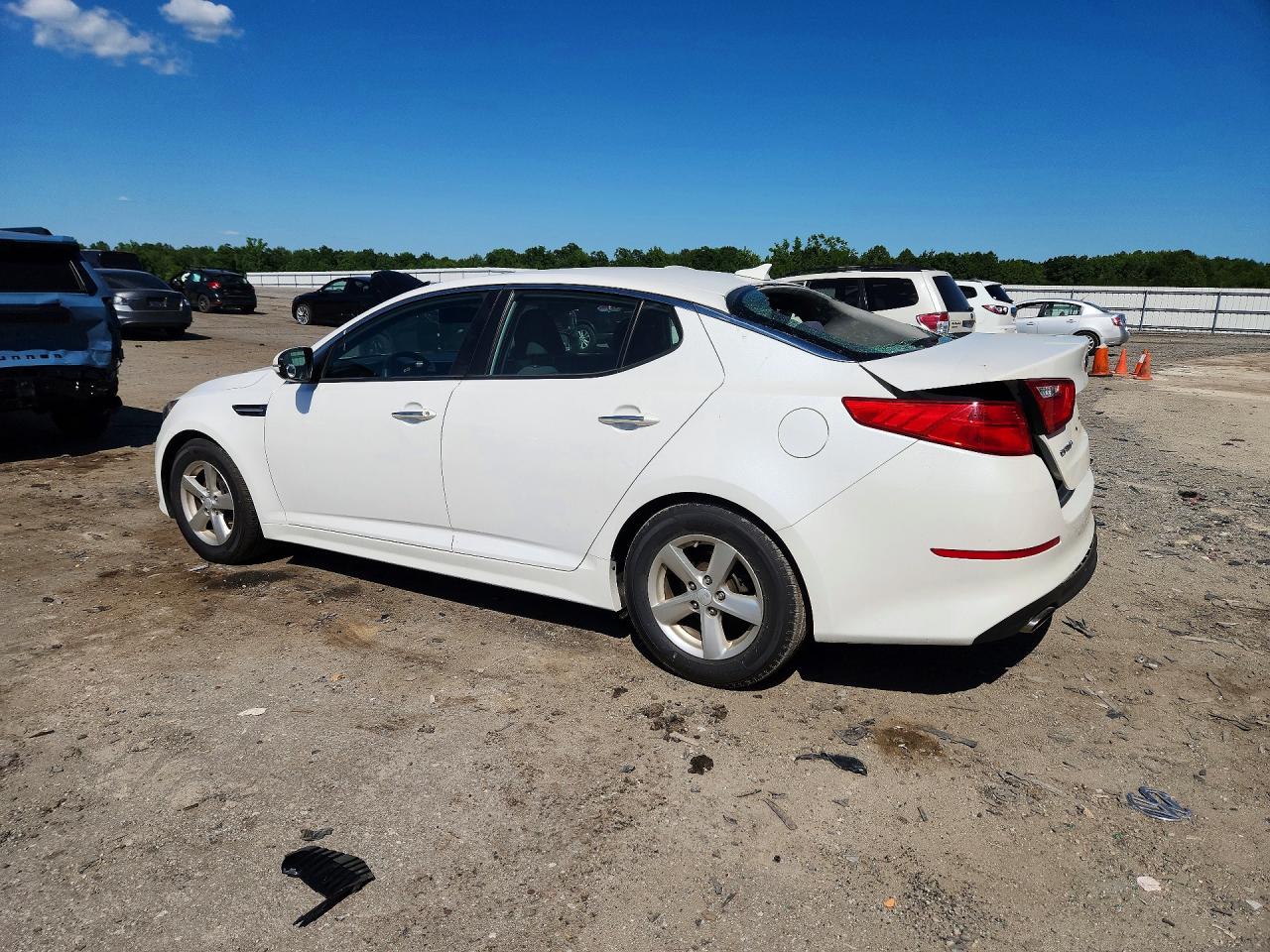 2015 Kia Optima Lx White vin: KNAGM4A70F5664281