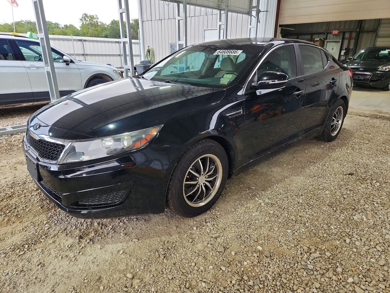 2011 Kia Optima Lx Черный vin: KNAGM4A71B5066145