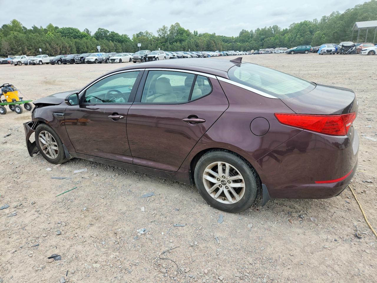 2011 Kia Optima Lx Maroon vin: KNAGM4A71B5070549