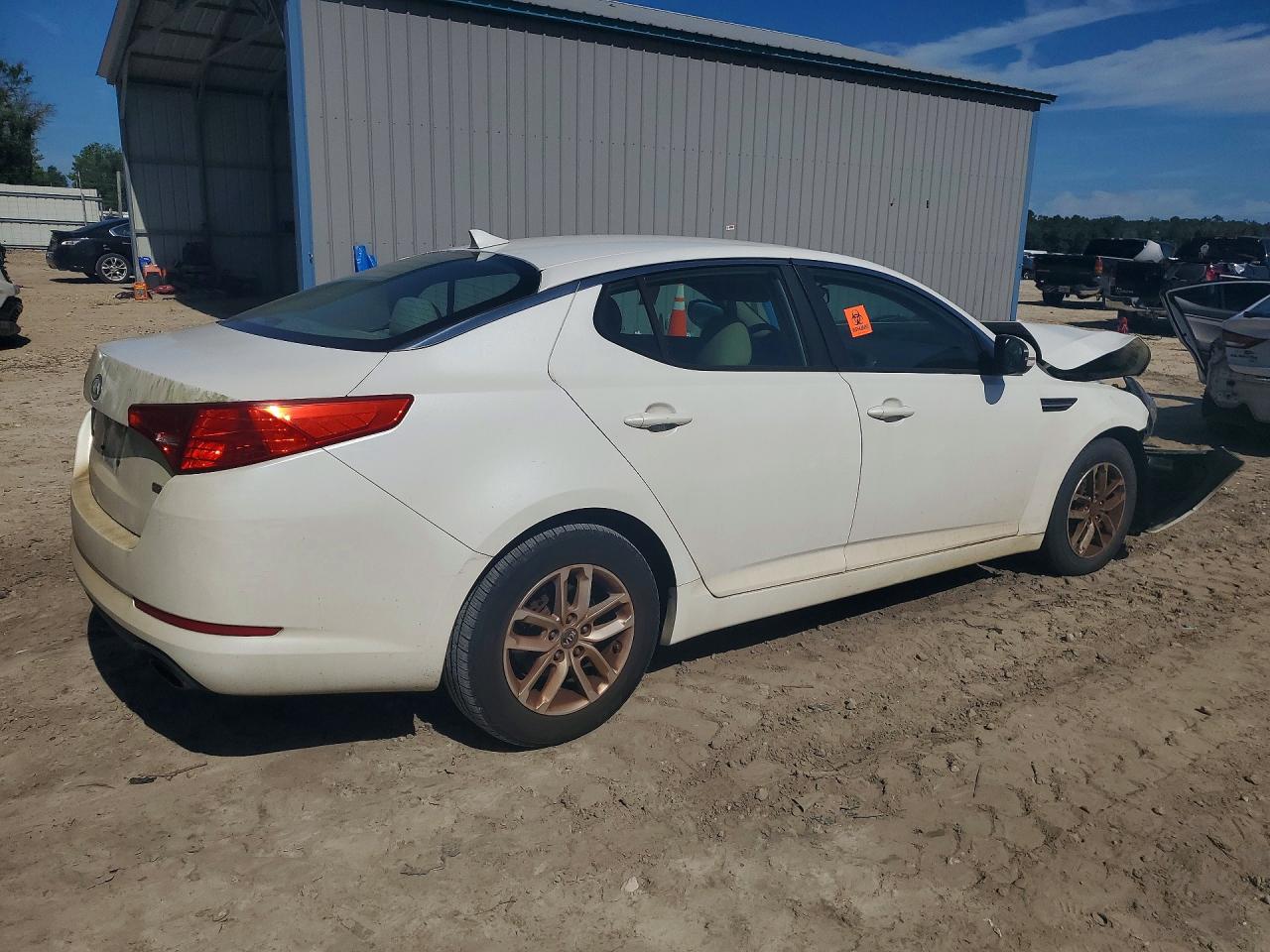 2011 Kia Optima Lx Beige vin: KNAGM4A71B5081440