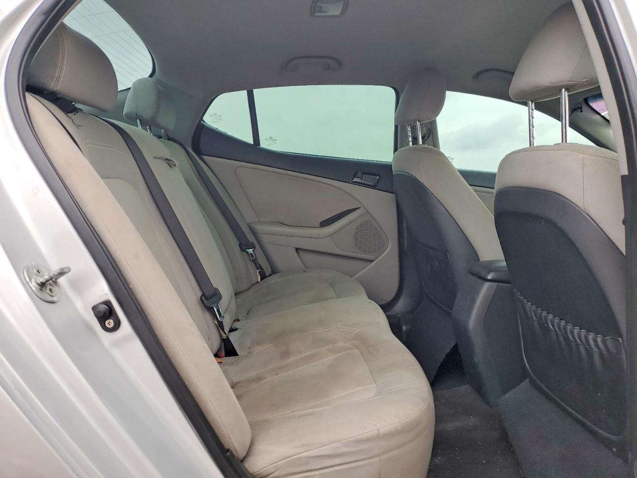 2011 Kia Optima Lx Silver vin: KNAGM4A71B5149946