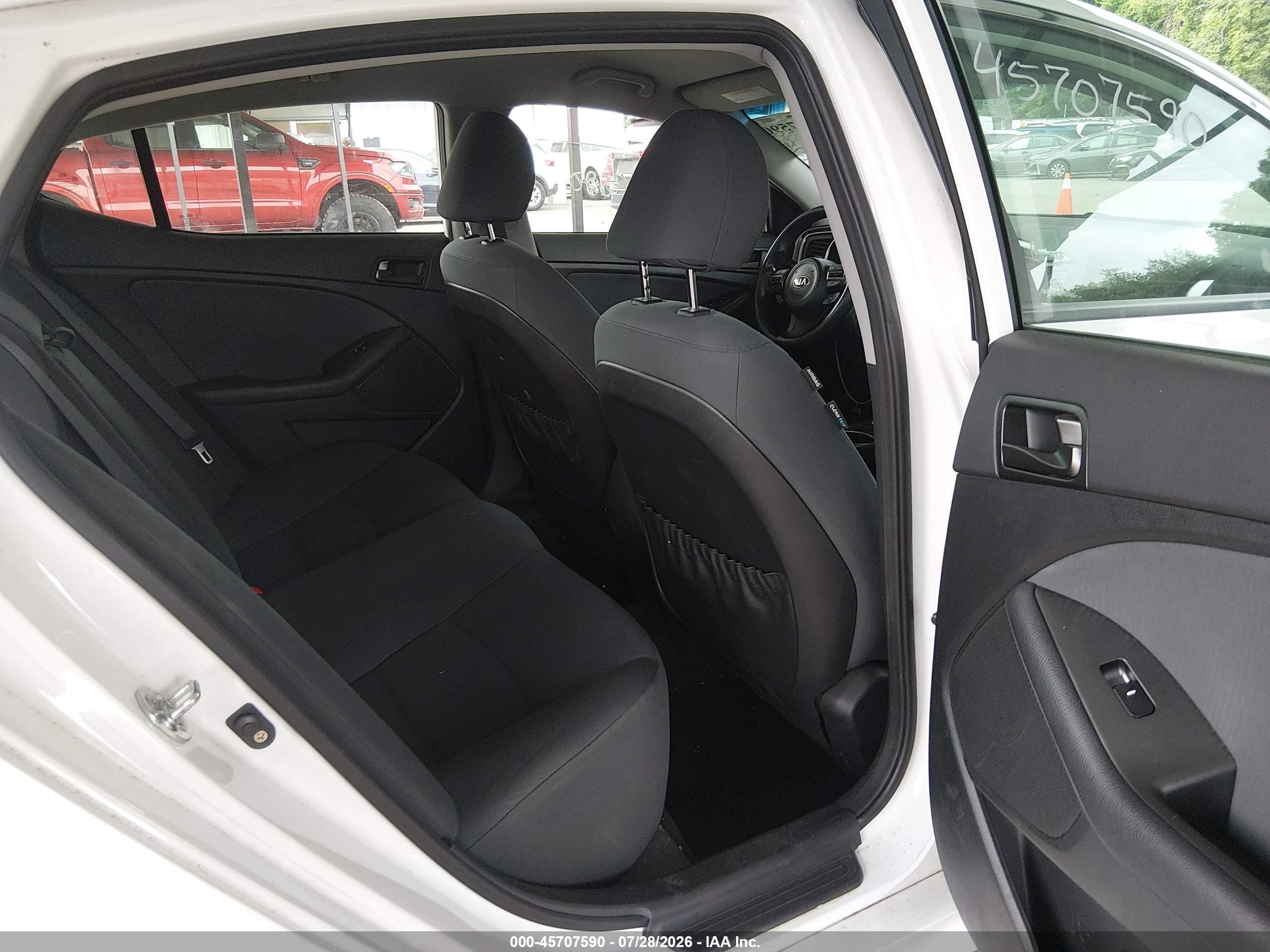 2015 Kia Optima Lx White vin: KNAGM4A71F5535367