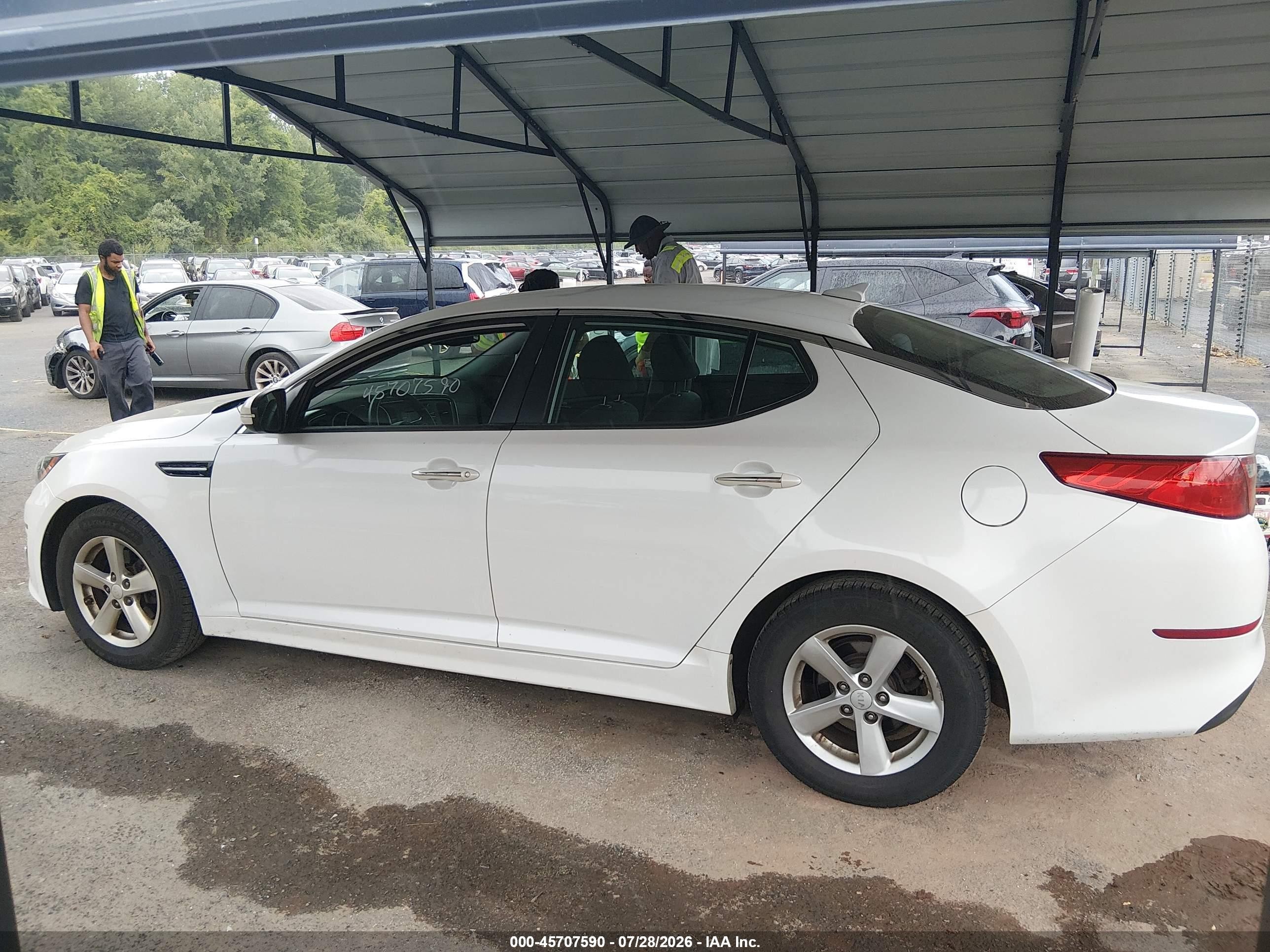 2015 Kia Optima Lx White vin: KNAGM4A71F5535367
