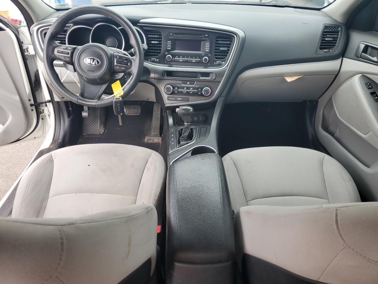 2015 Kia Optima Lx Белый vin: KNAGM4A71F5589056