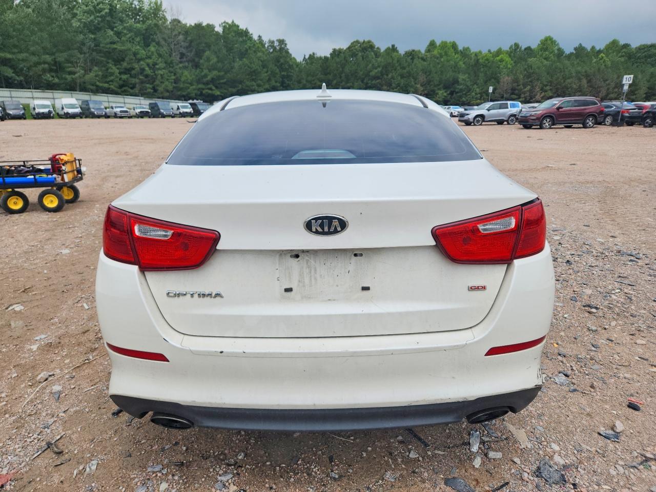 2015 Kia Optima Lx Белый vin: KNAGM4A71F5617406
