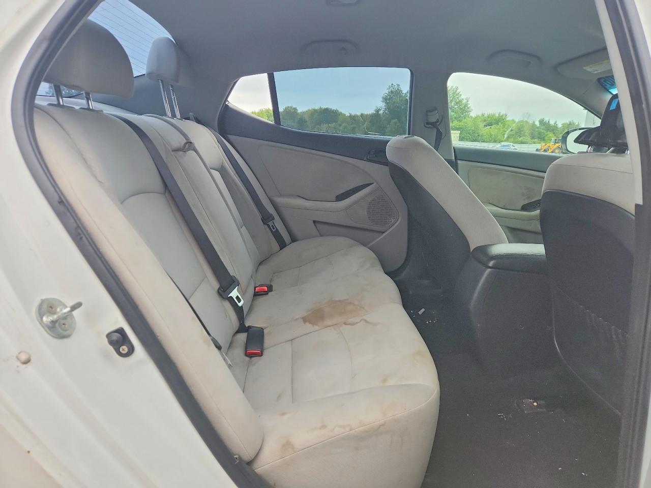 2015 Kia Optima Lx White vin: KNAGM4A71F5635923