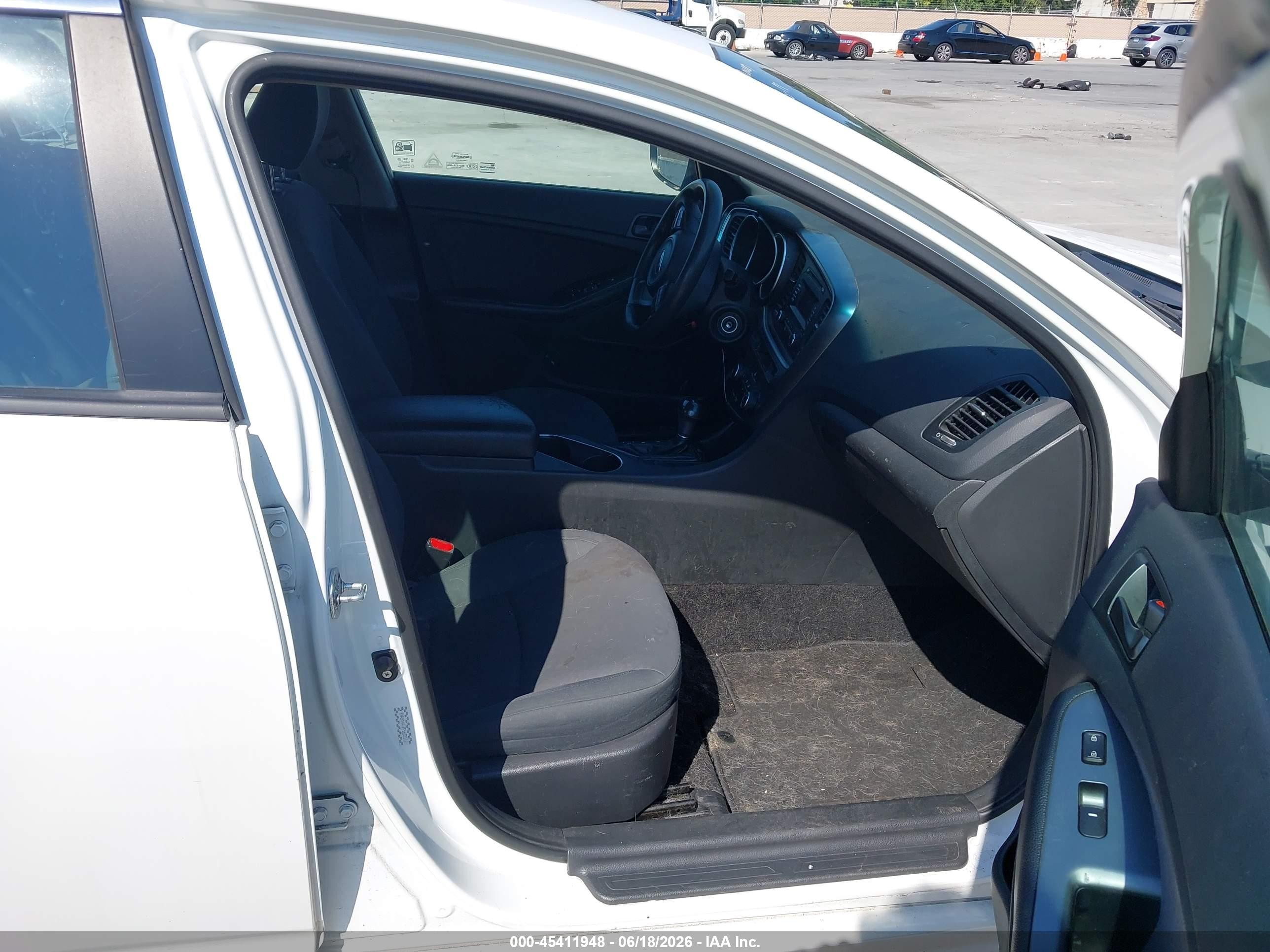 2015 Kia Optima Lx White vin: KNAGM4A71F5653516