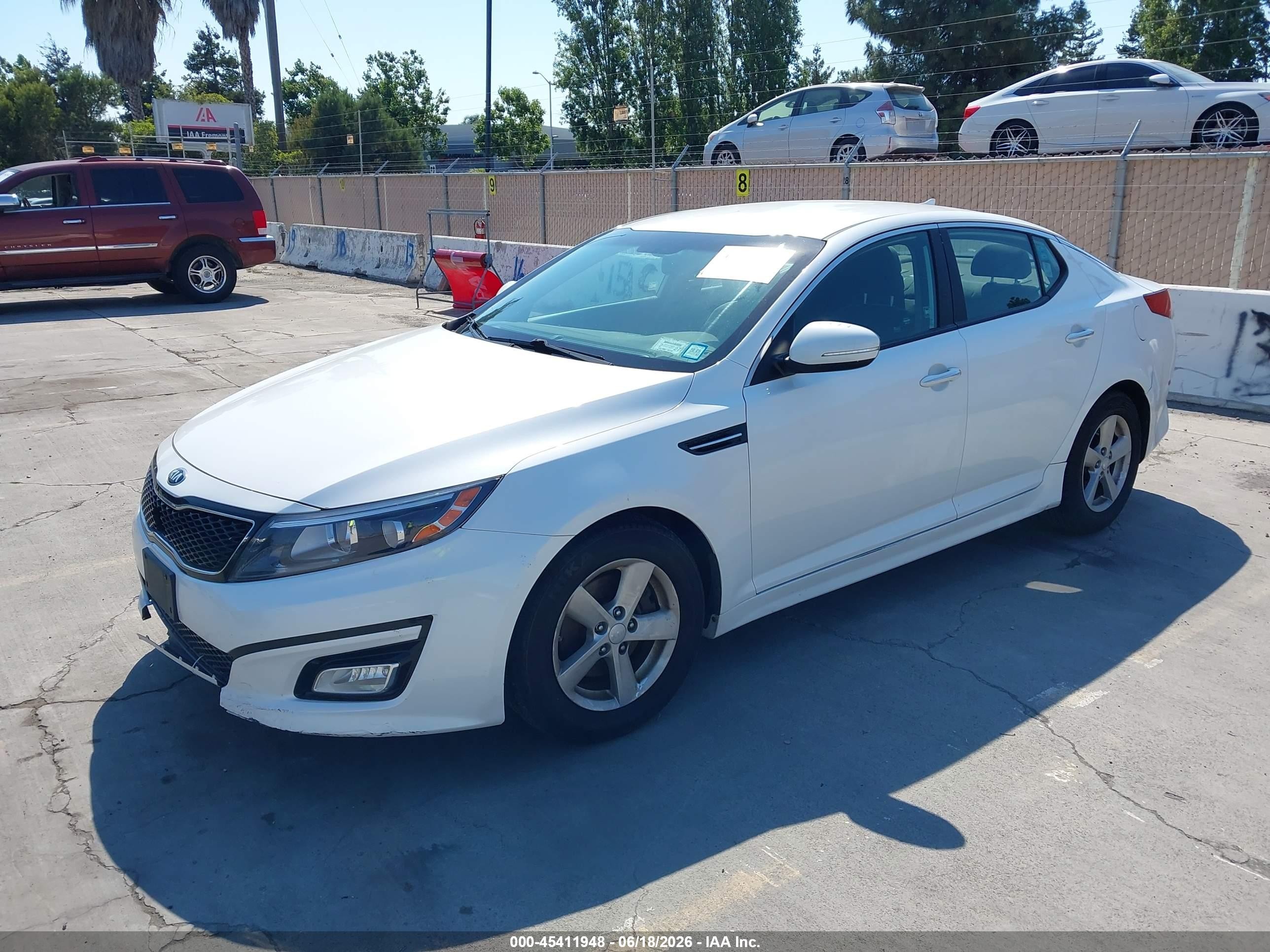 2015 Kia Optima Lx White vin: KNAGM4A71F5653516