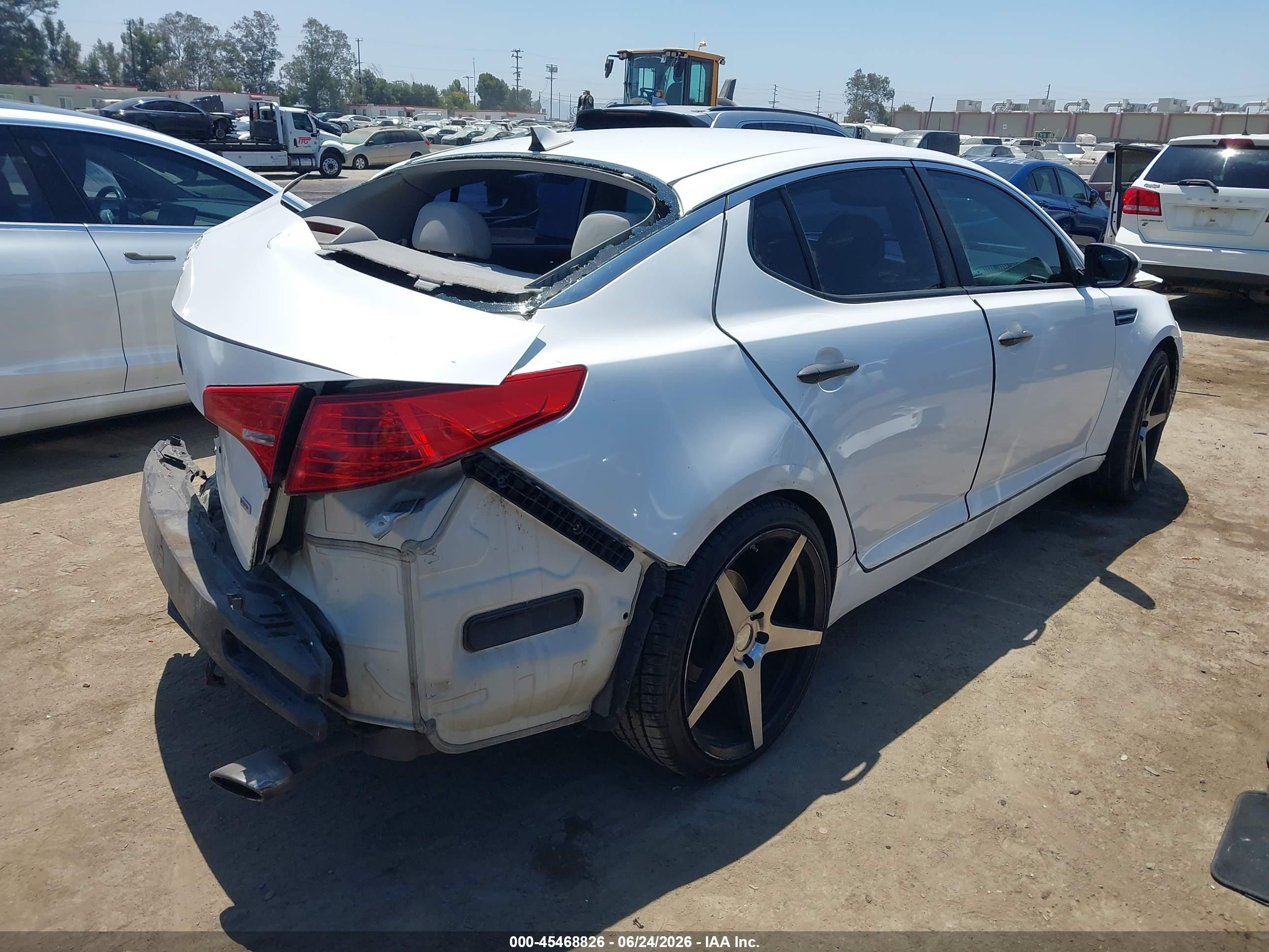 2011 Kia Optima Lx White vin: KNAGM4A72B5164827