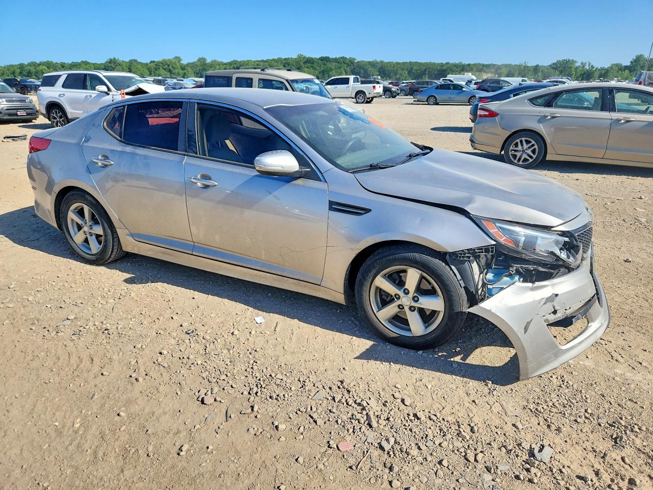2015 Kia Optima Lx Серебряный vin: KNAGM4A72F5574470