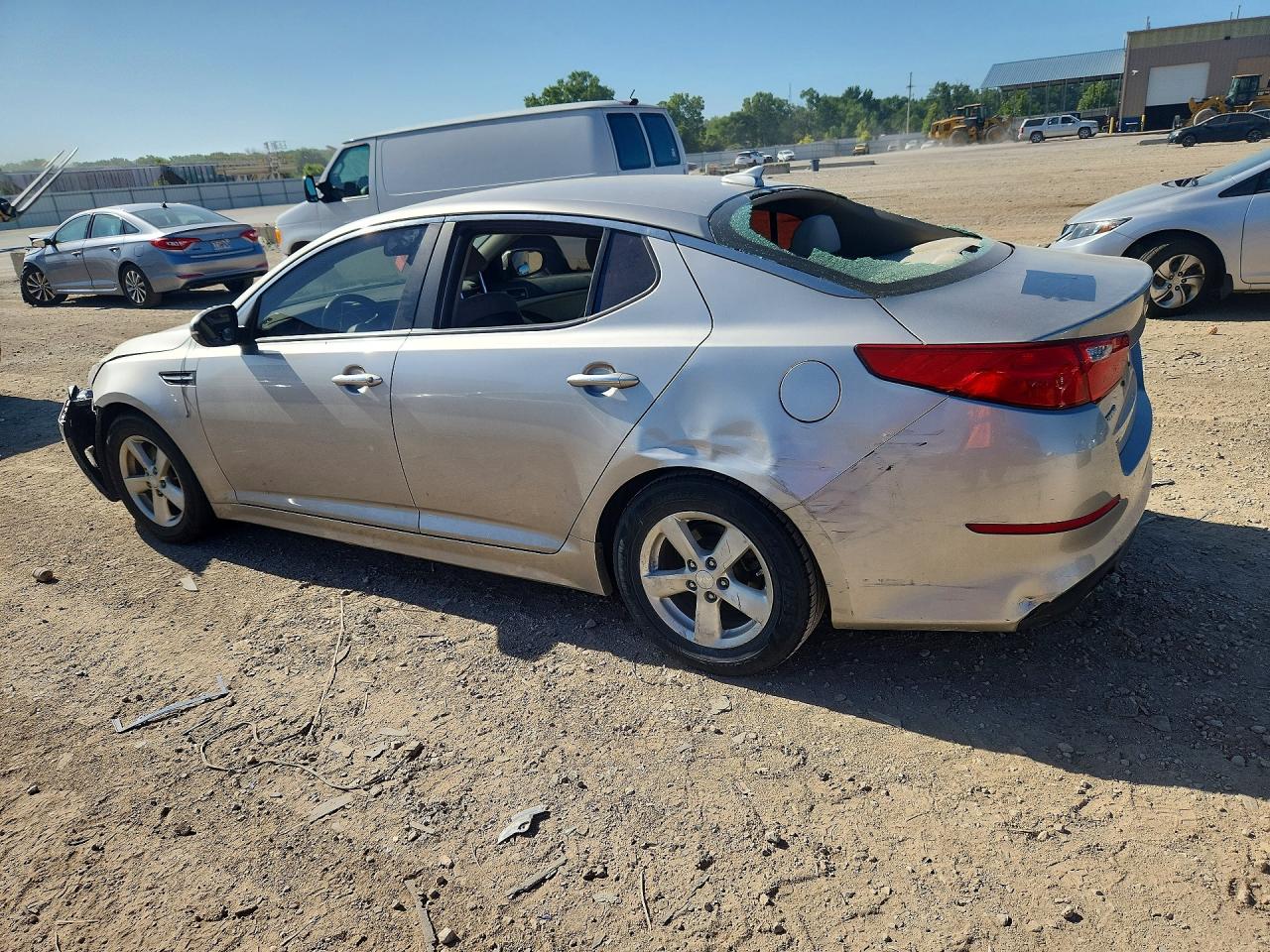 2015 Kia Optima Lx Серебряный vin: KNAGM4A72F5574470