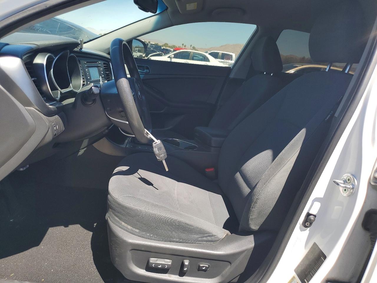 2015 Kia Optima Lx White vin: KNAGM4A72F5598574