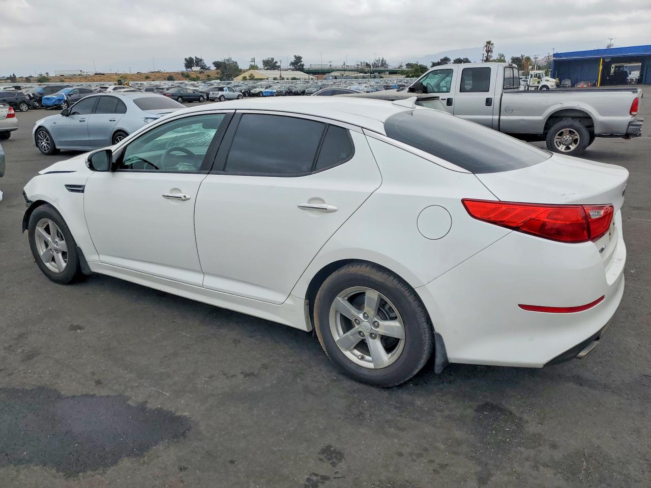 2015 Kia Optima Lx White vin: KNAGM4A72F5661978