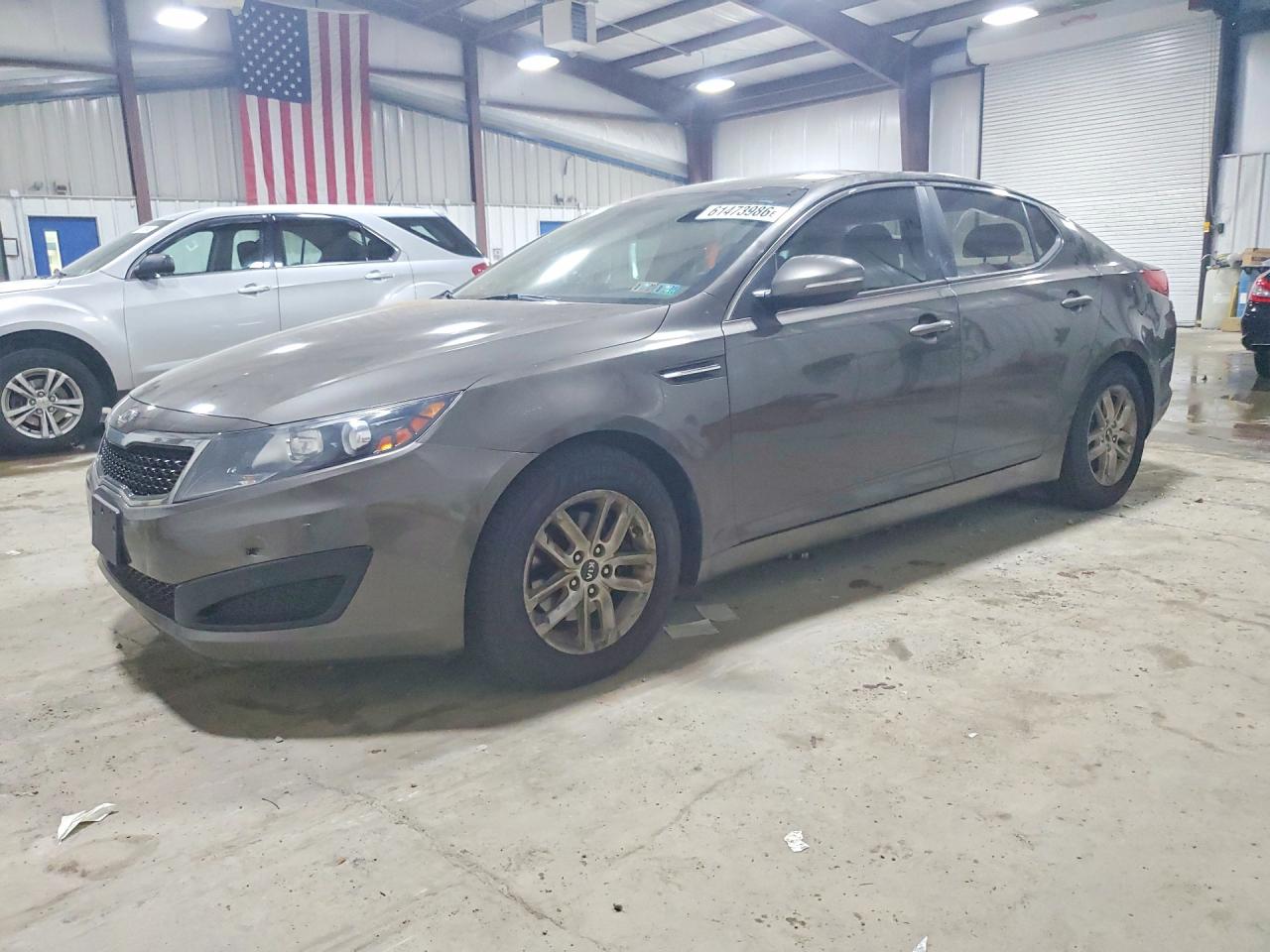 2011 Kia Optima Lx Серебряный vin: KNAGM4A73B5058208