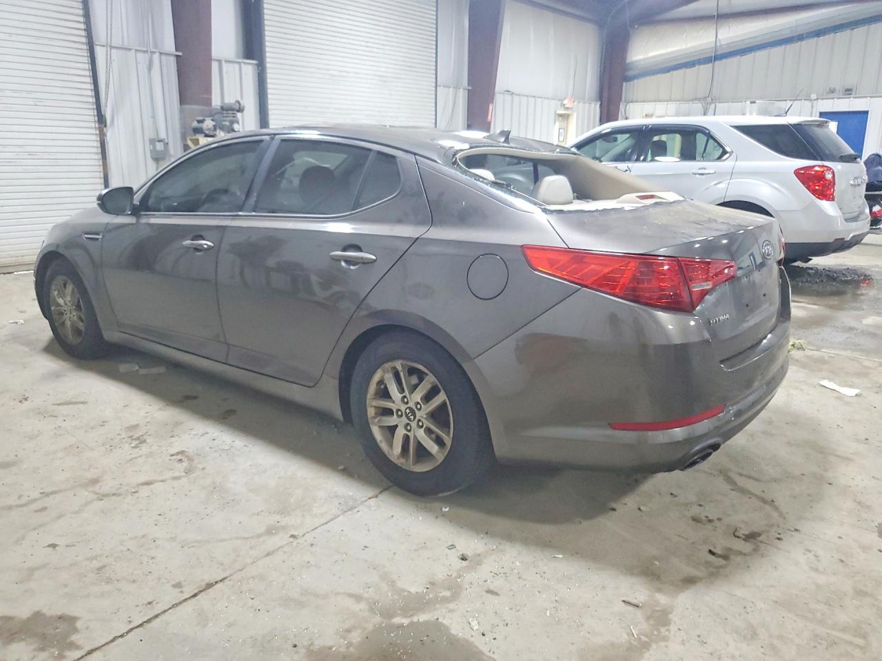 2011 Kia Optima Lx Серебряный vin: KNAGM4A73B5058208